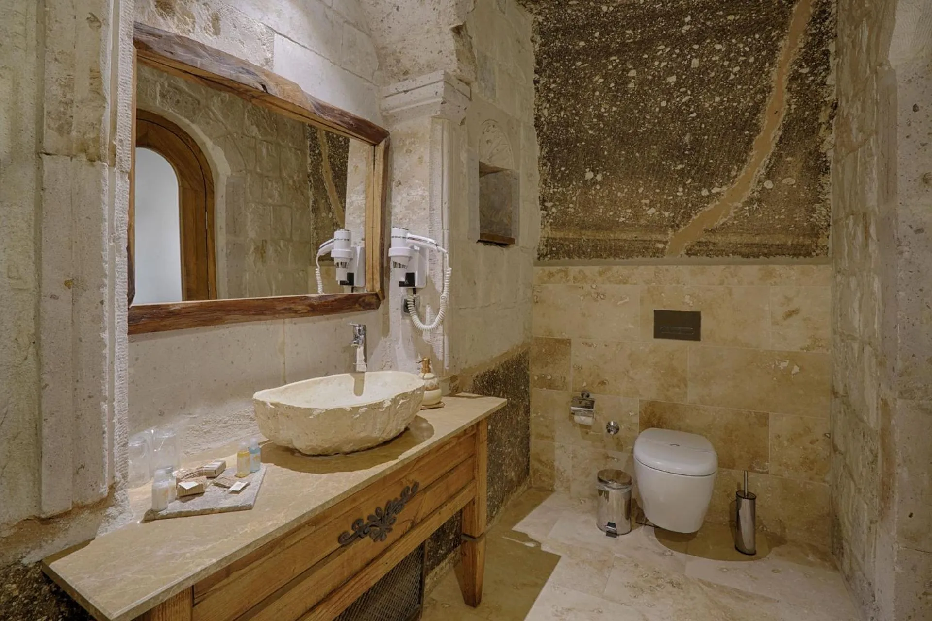 Bathroom in Hera Cave Suites