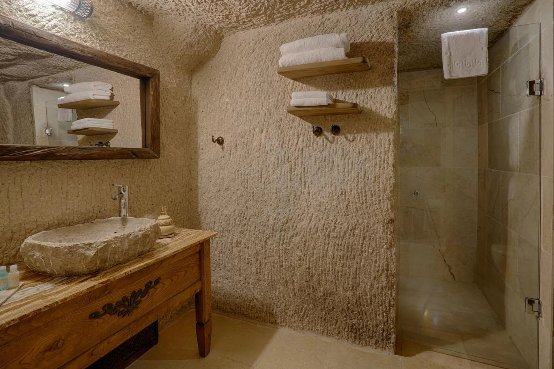 Bathroom in Hera Cave Suites