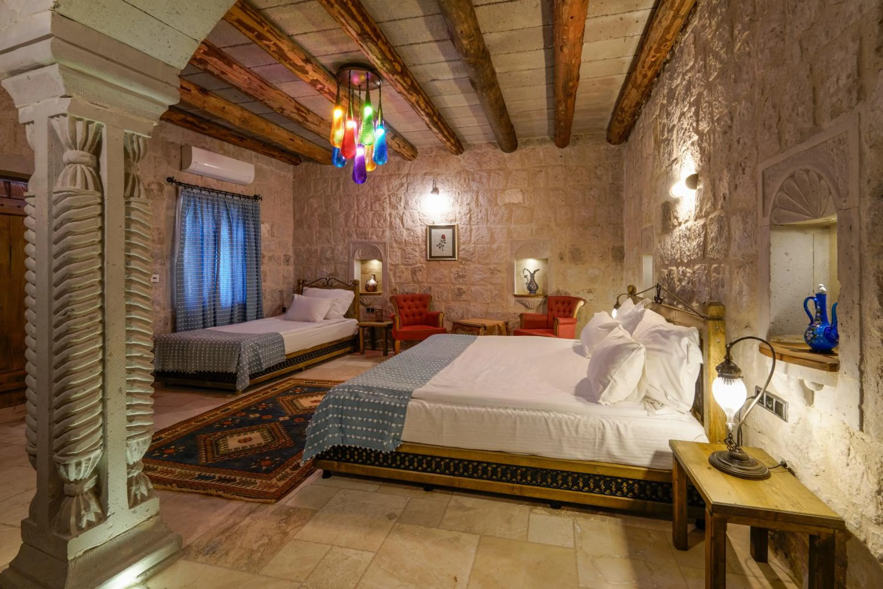 Bedroom, Bed in Hera Cave Suites