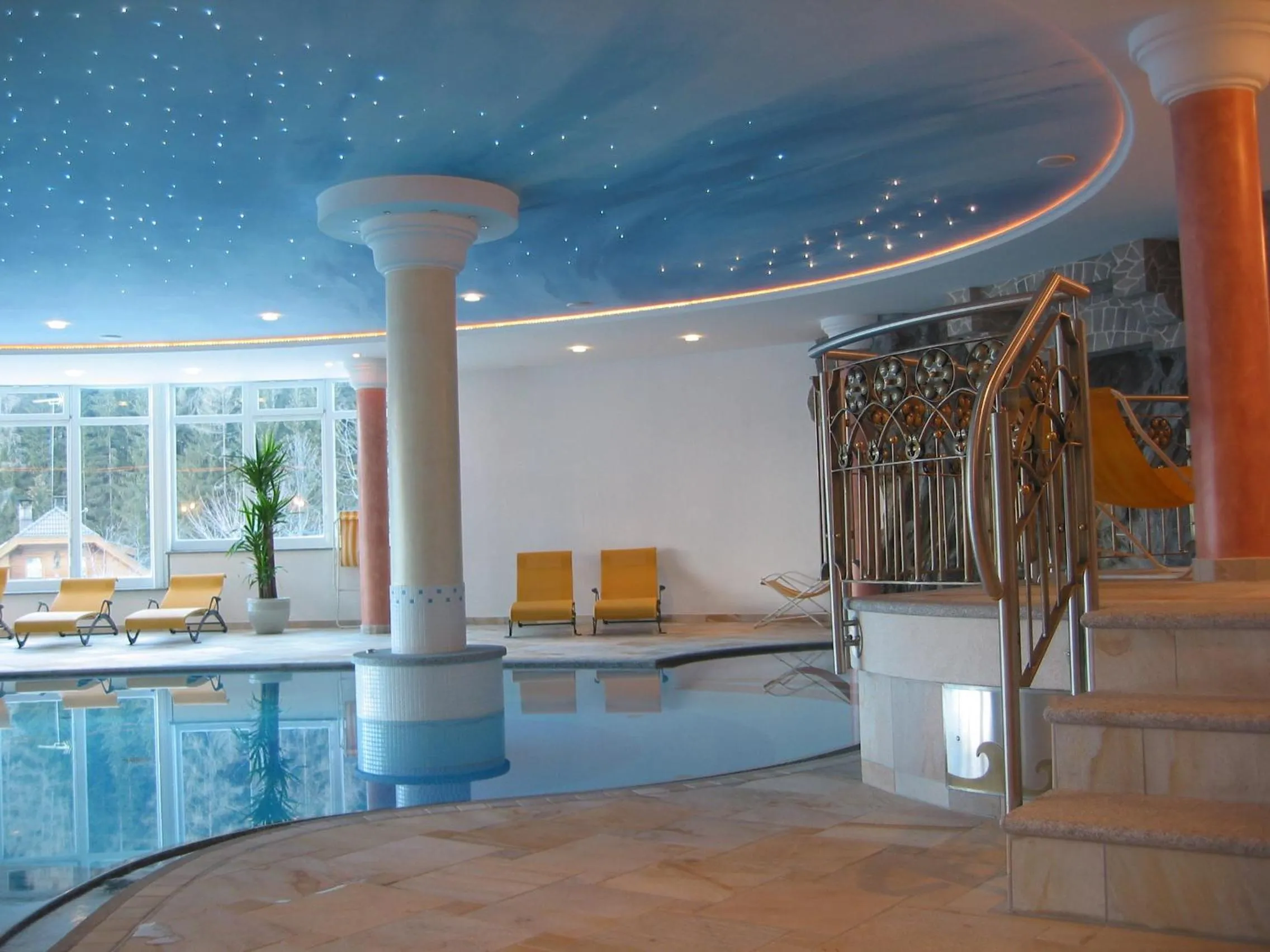 Swimming pool in Residence Mühlegg