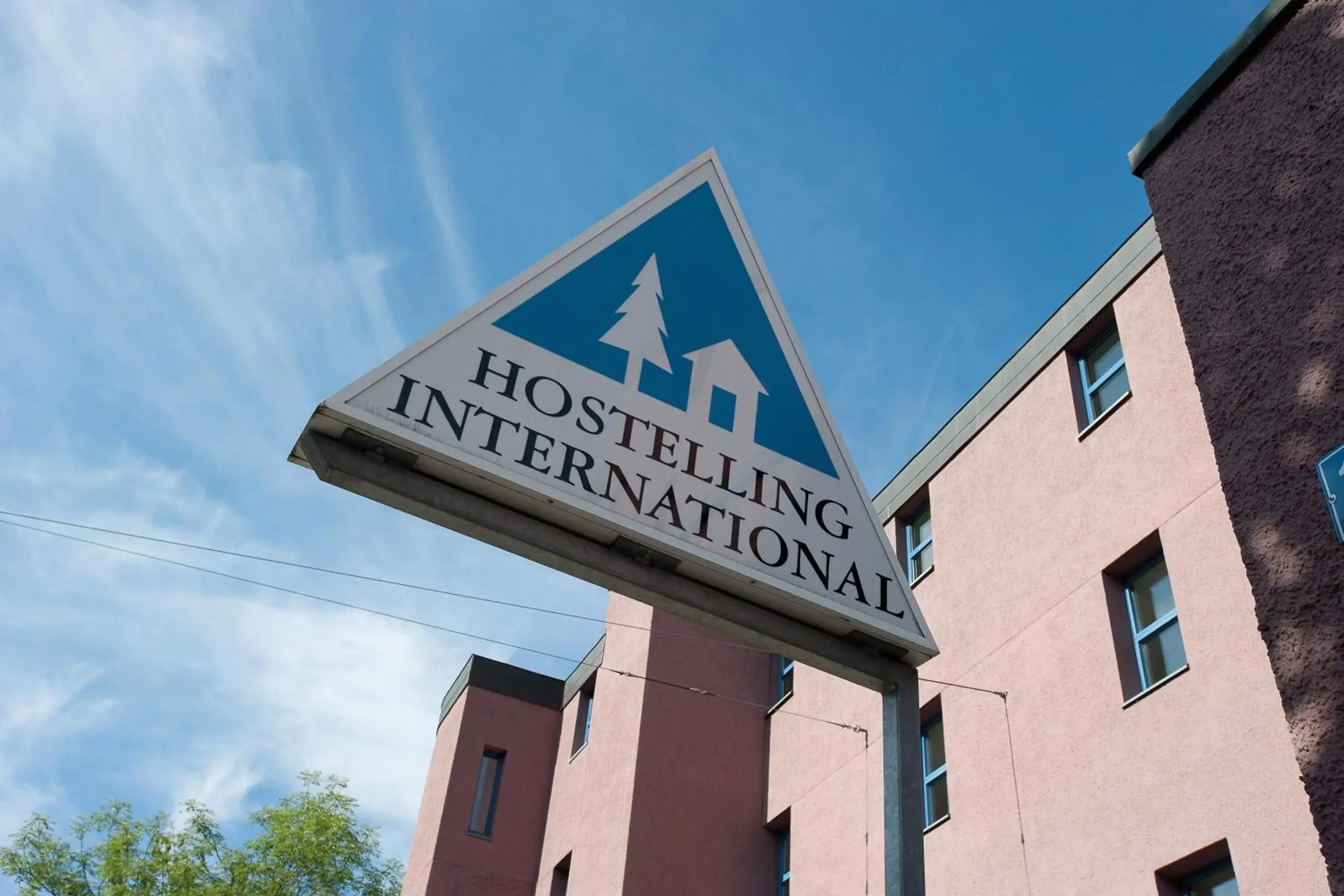 Facade/entrance in Zurich Youth Hostel Facade/entrance in Zurich Youth Hostel