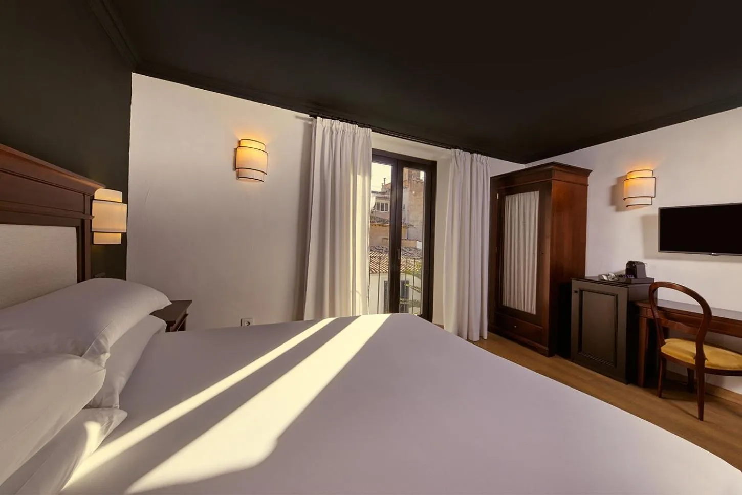 Photo of the whole room, Bed in Hotel Born