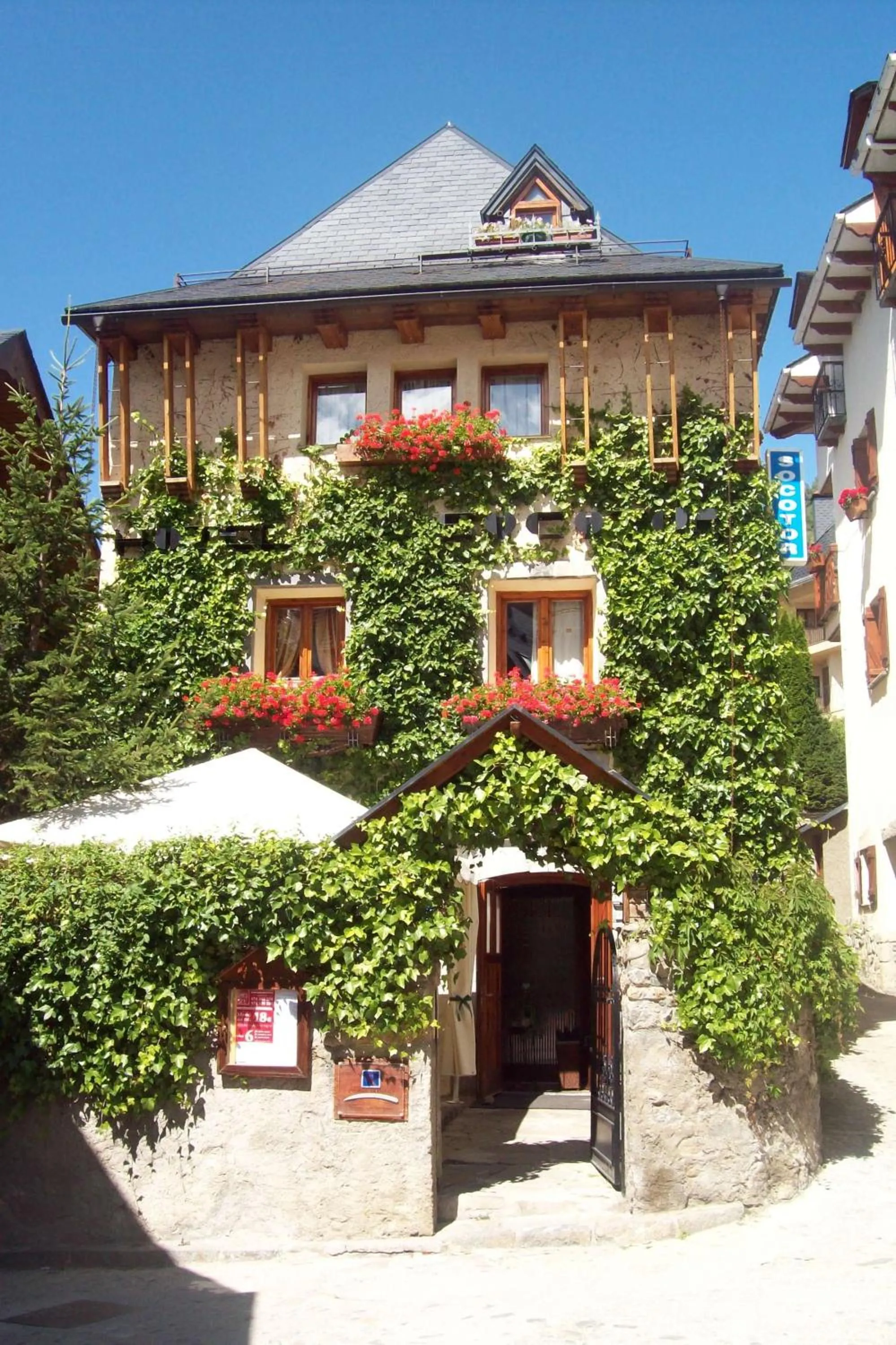 Facade/entrance in Hotel Casa Socotor