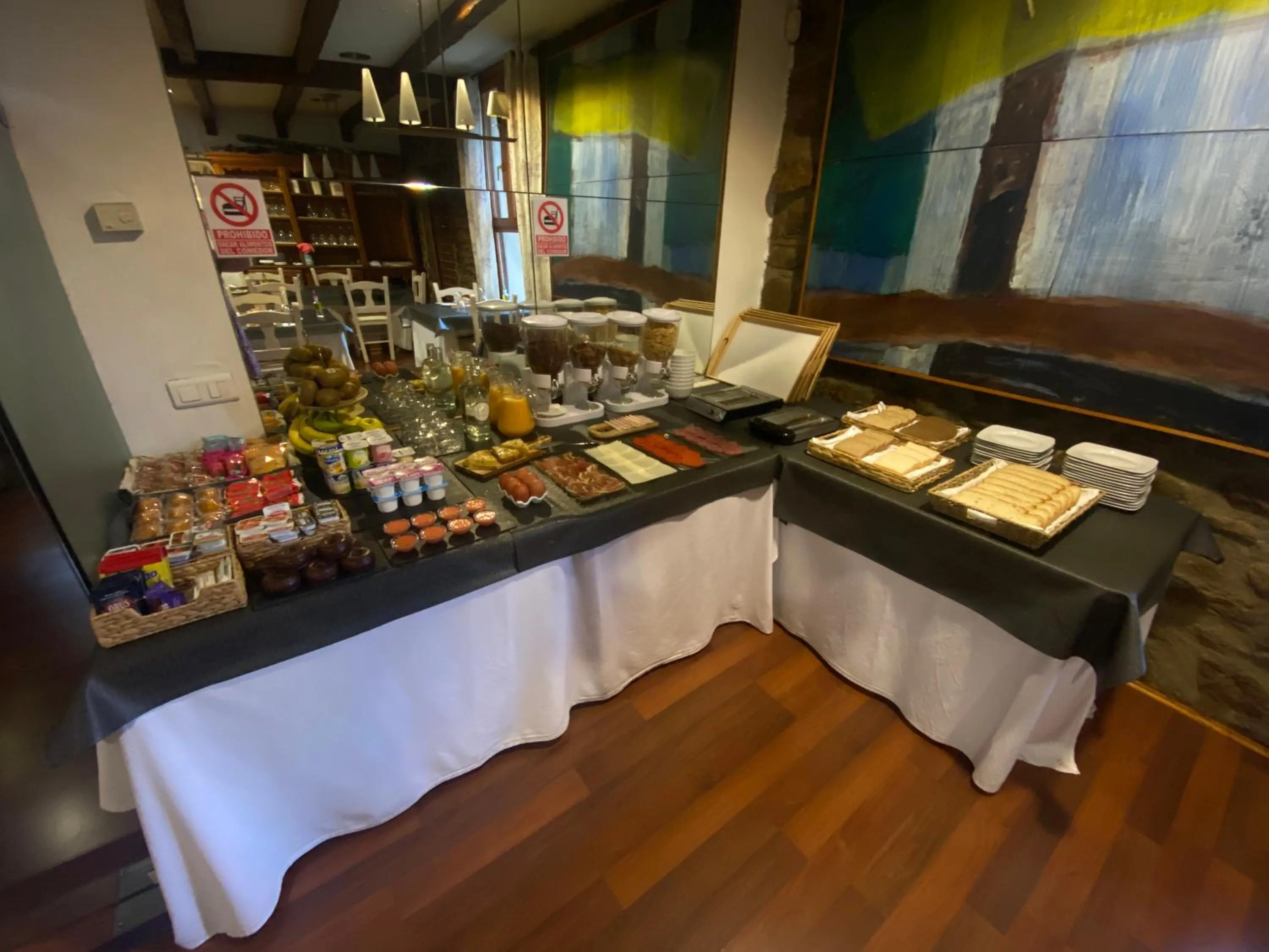Buffet breakfast in Hotel Casa Socotor