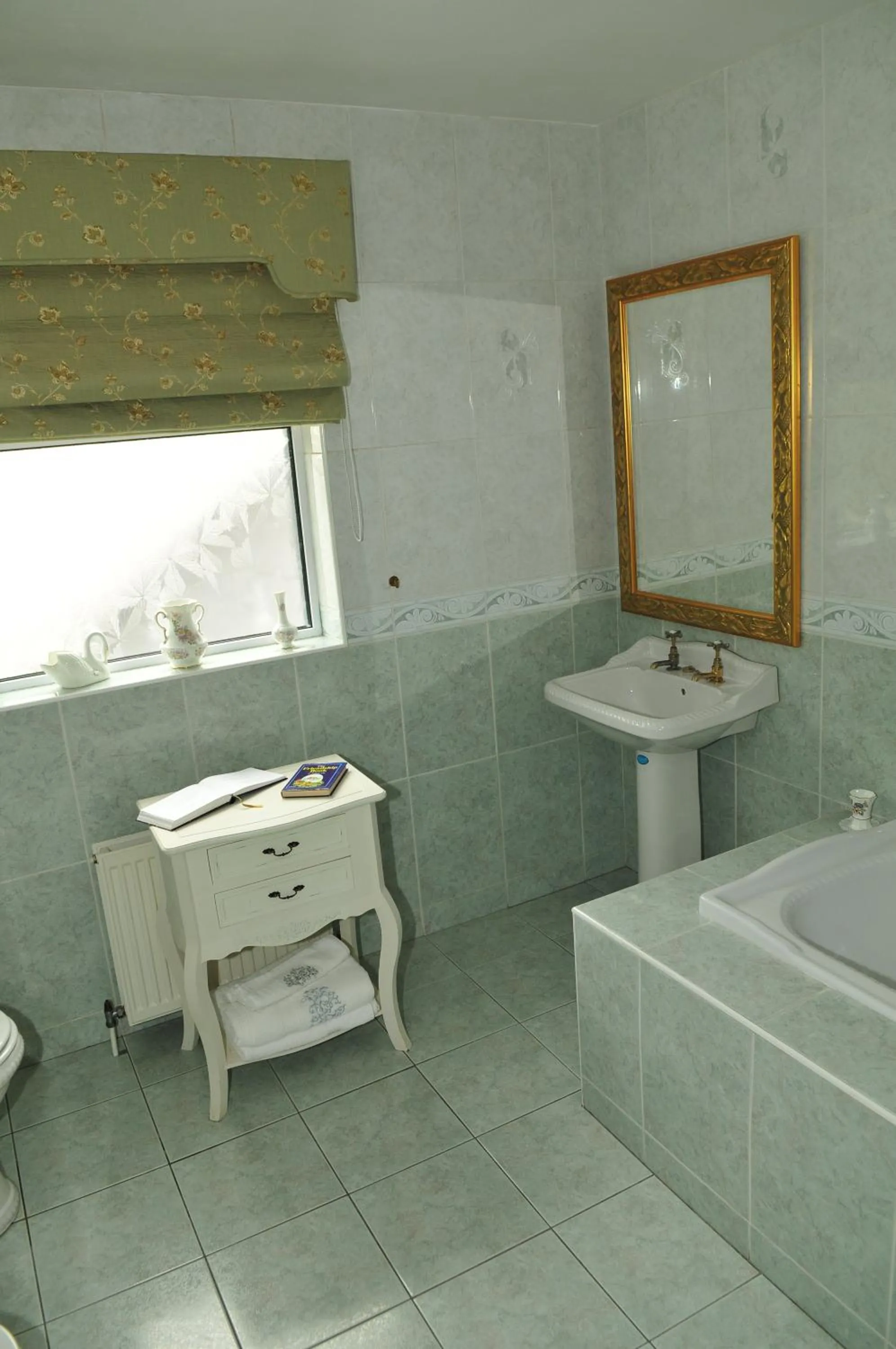 Bathroom in Killererin House B&B