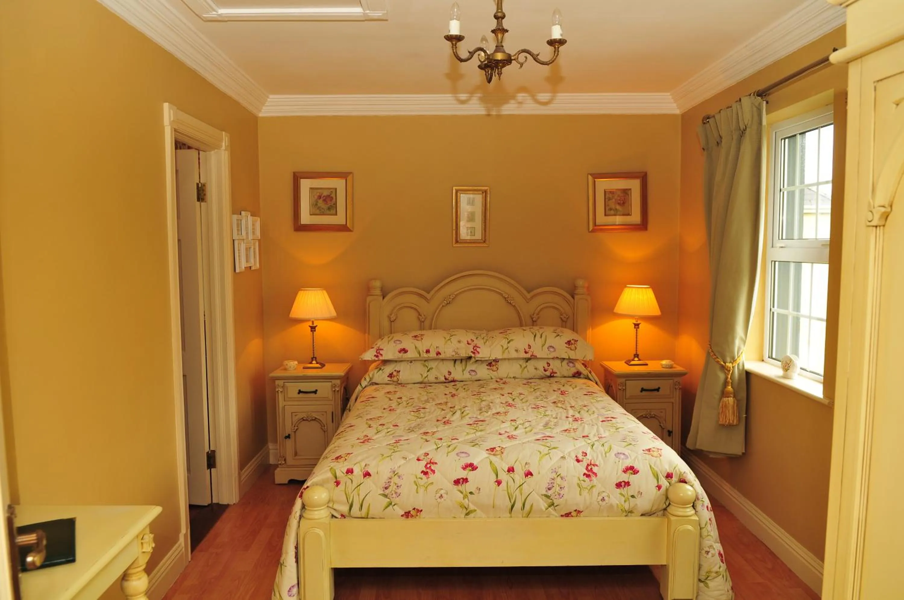 Bedroom in Killererin House B&B