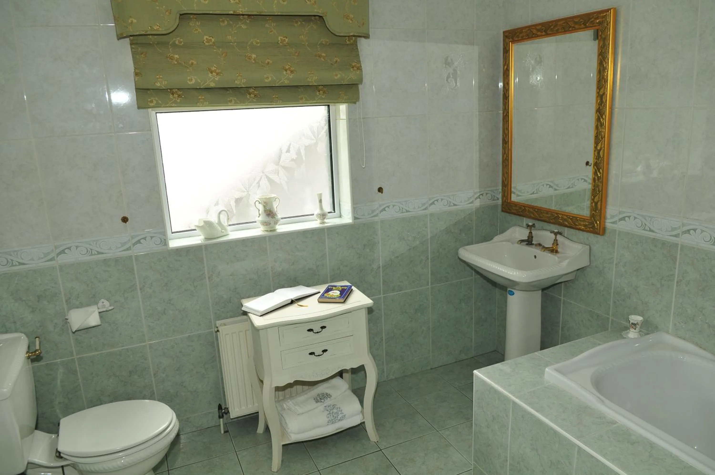 Bathroom in Killererin House B&B