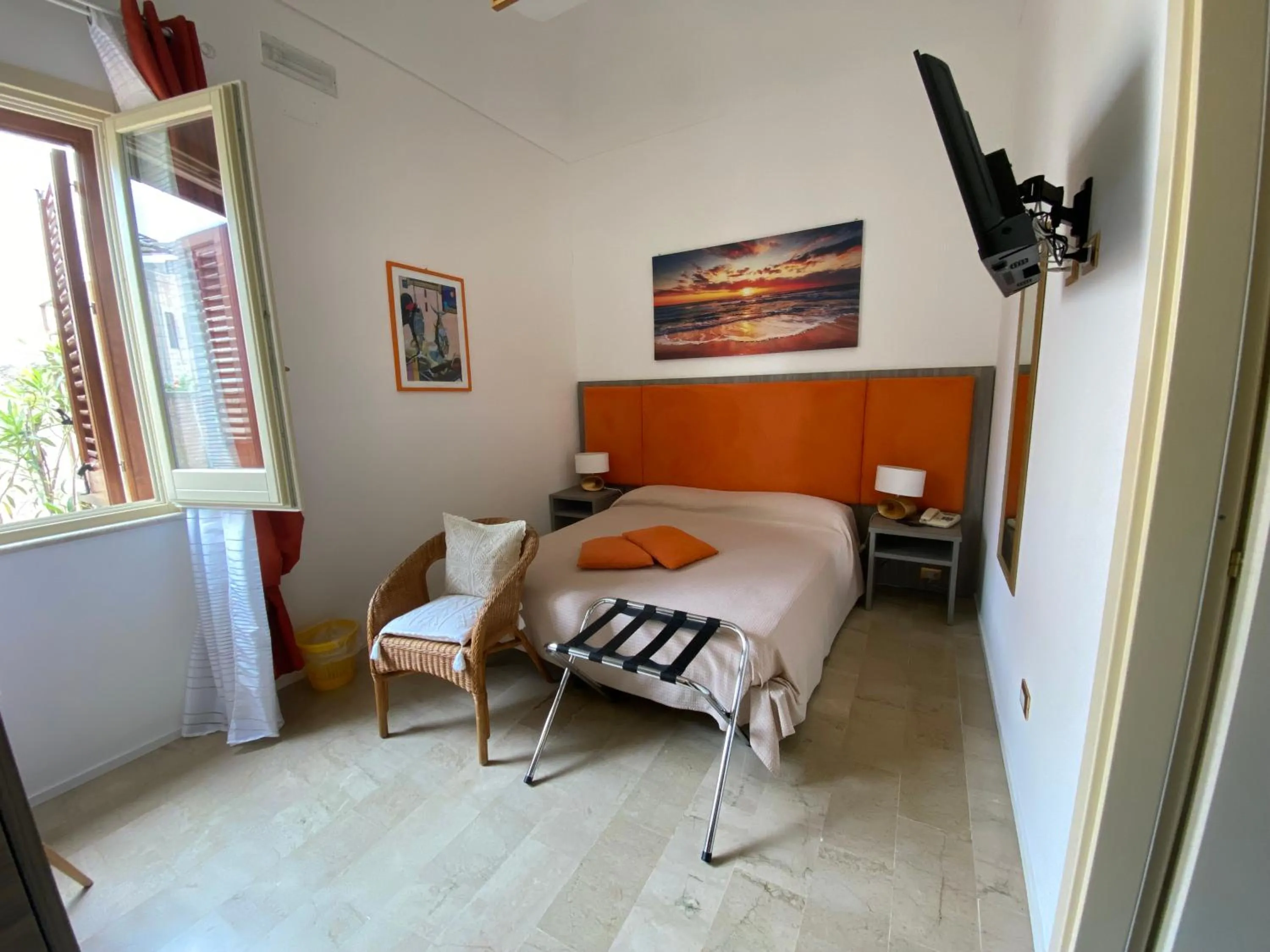 Bed in Albergo Bouganville