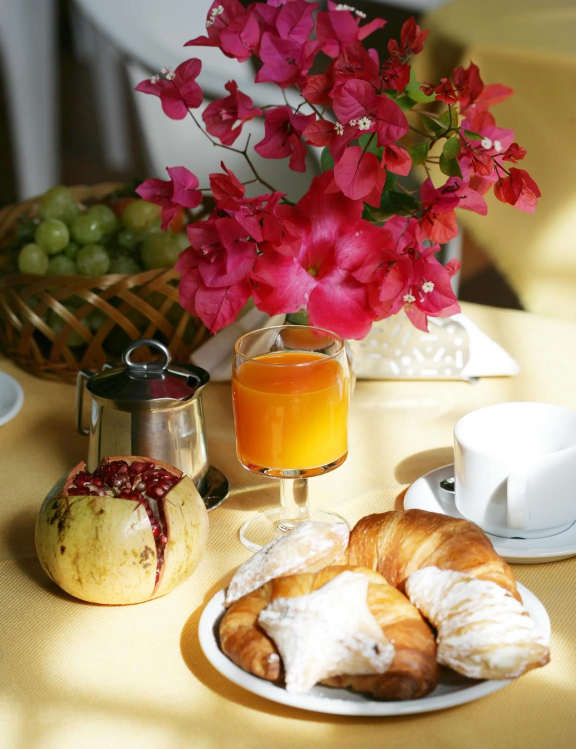 Day in Albergo Bouganville
