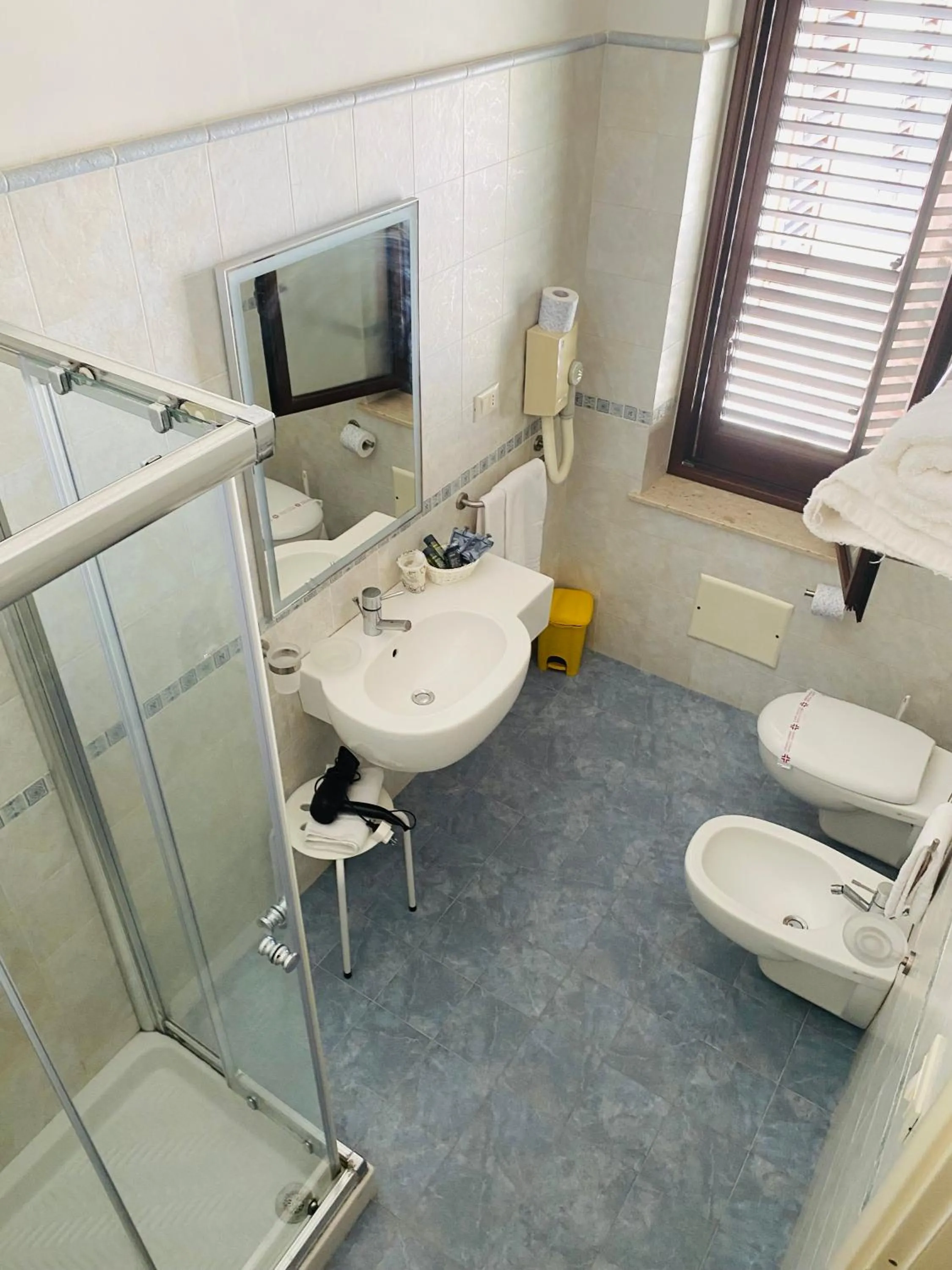 Shower in Albergo Bouganville