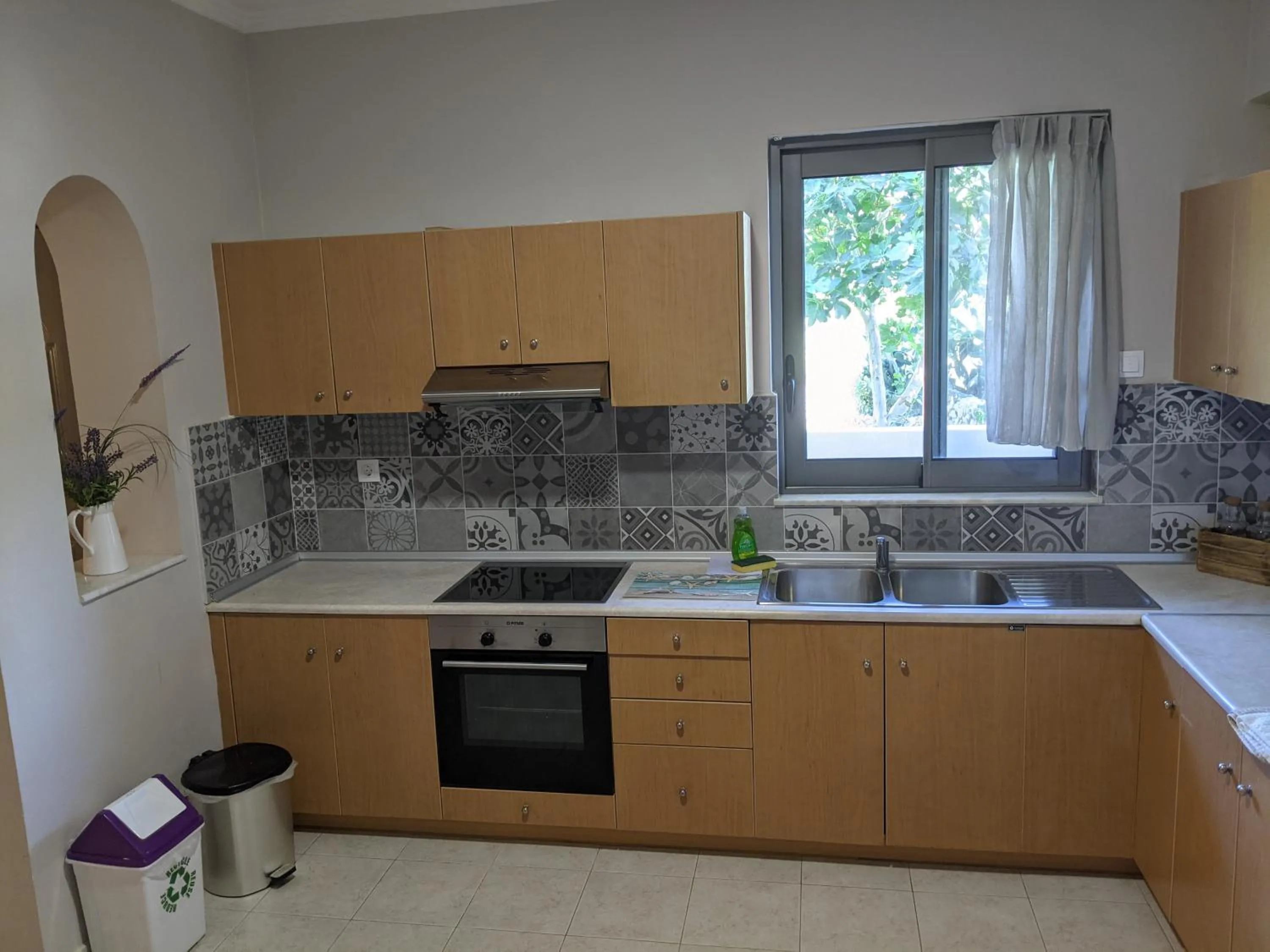Three-Bedroom Apartment in Miva Sea View