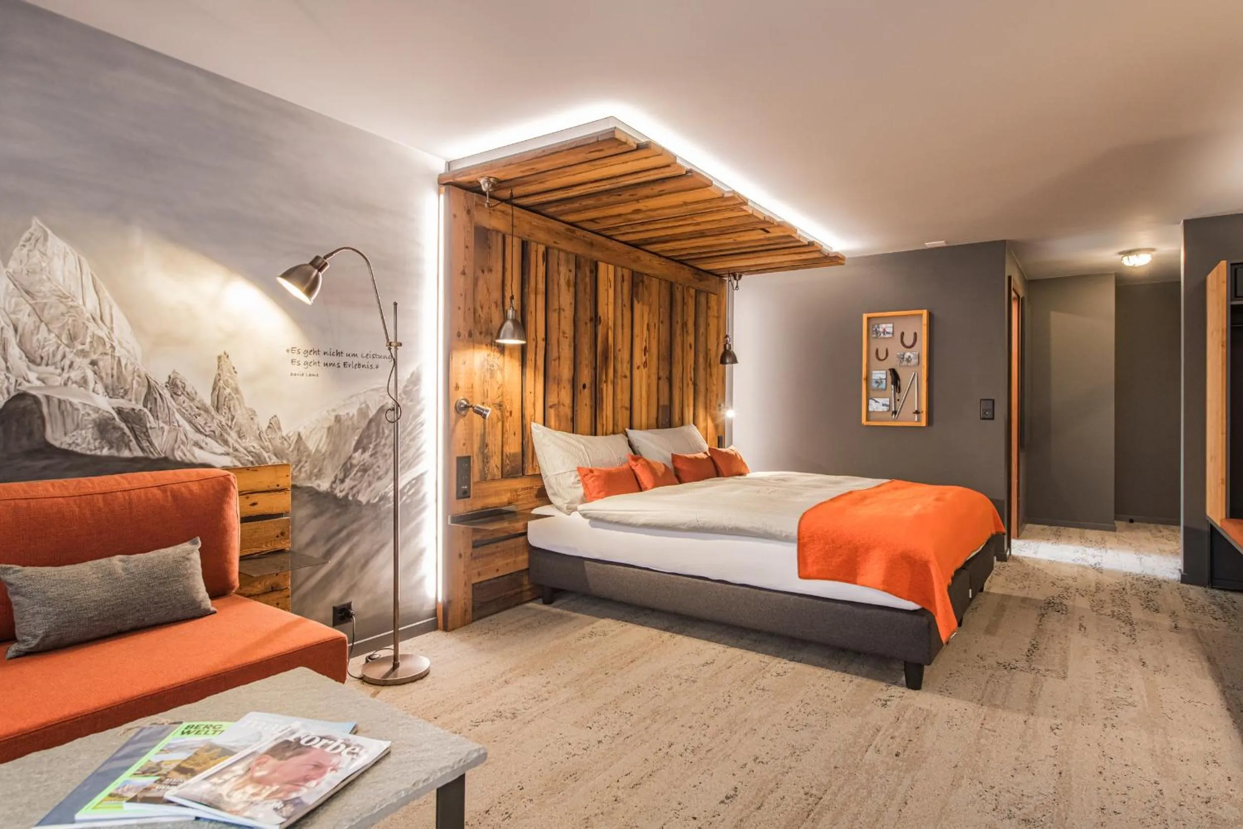 Bedroom, Bed in BaseCamp Hotel