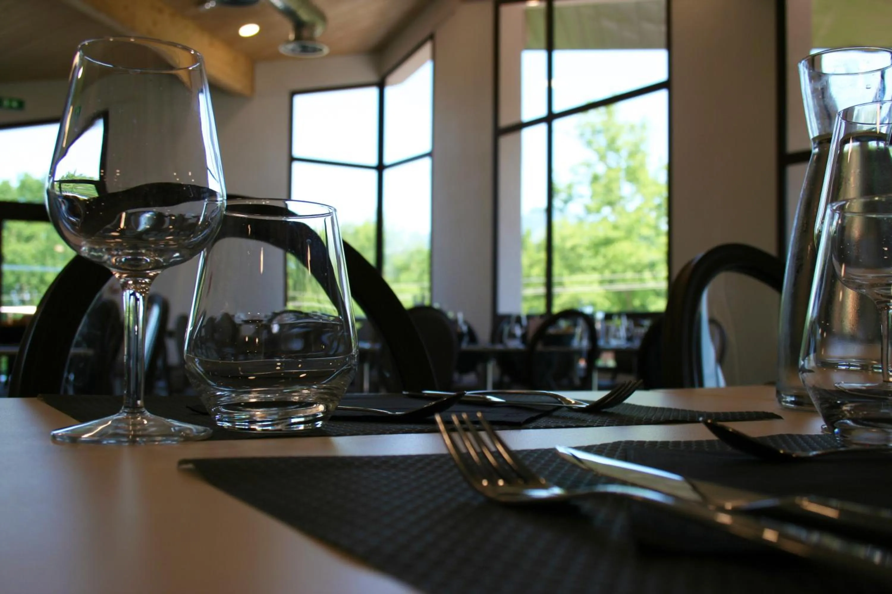 Restaurant/places to eat in Le Pré du Lac