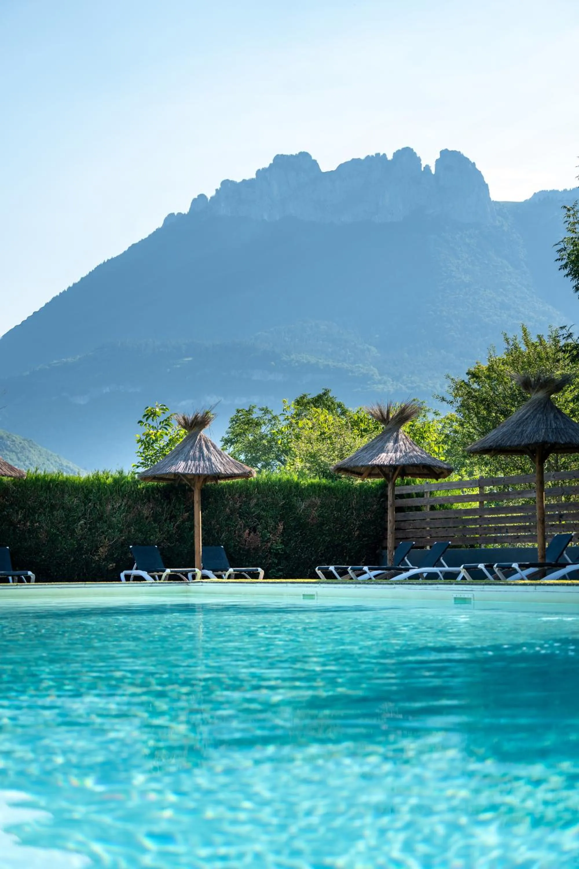 Swimming pool in Le Pré du Lac