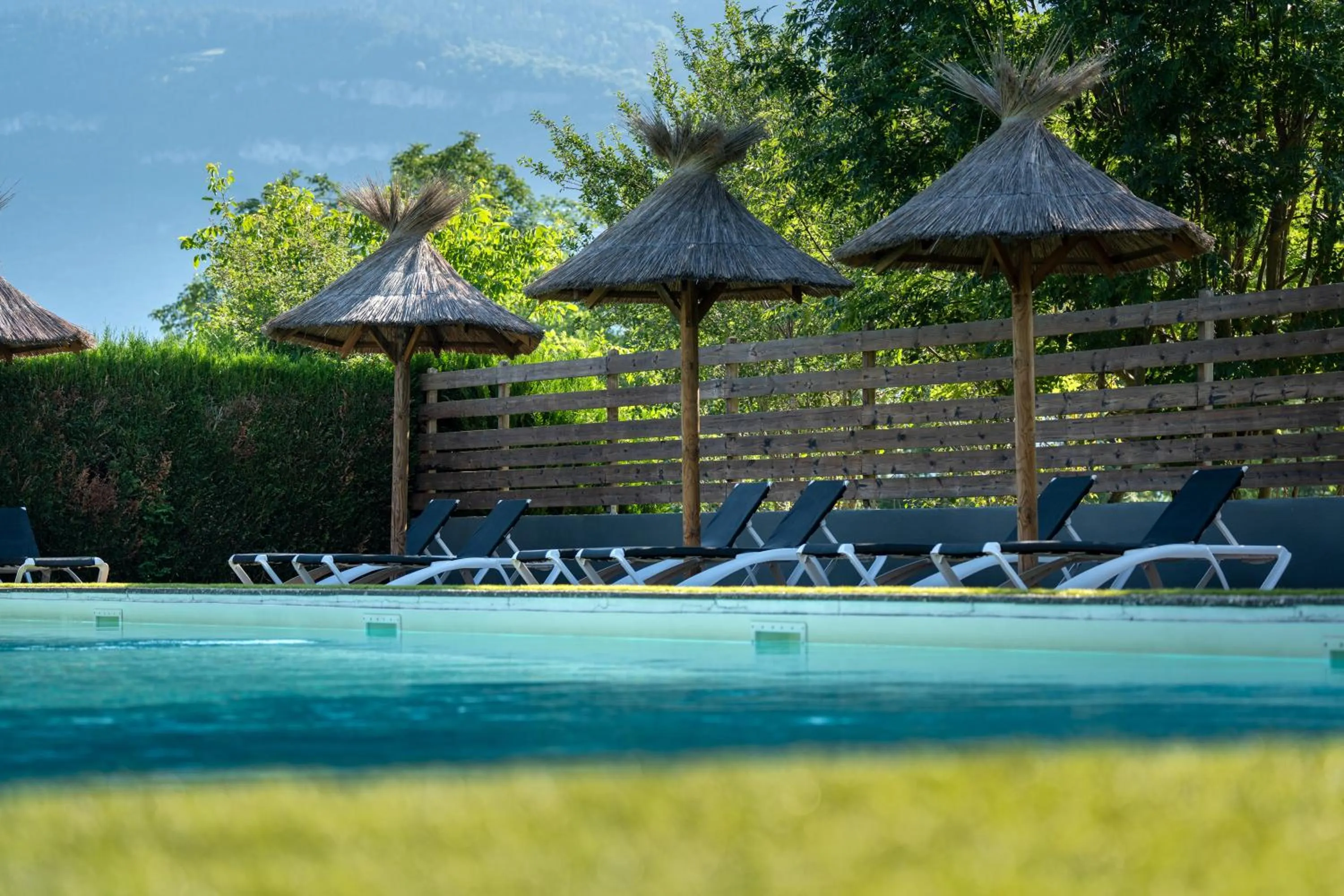 Swimming pool in Le Pré du Lac