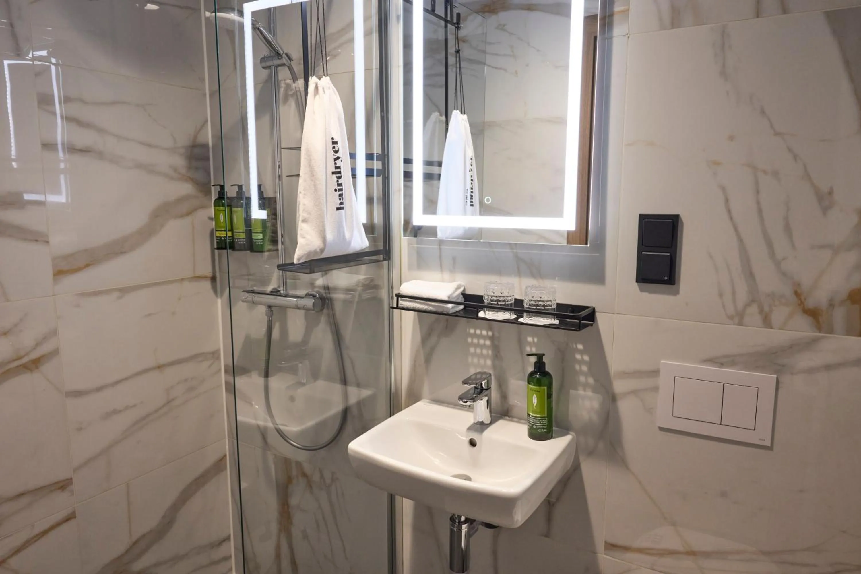 Shower in Hotel Akureyri