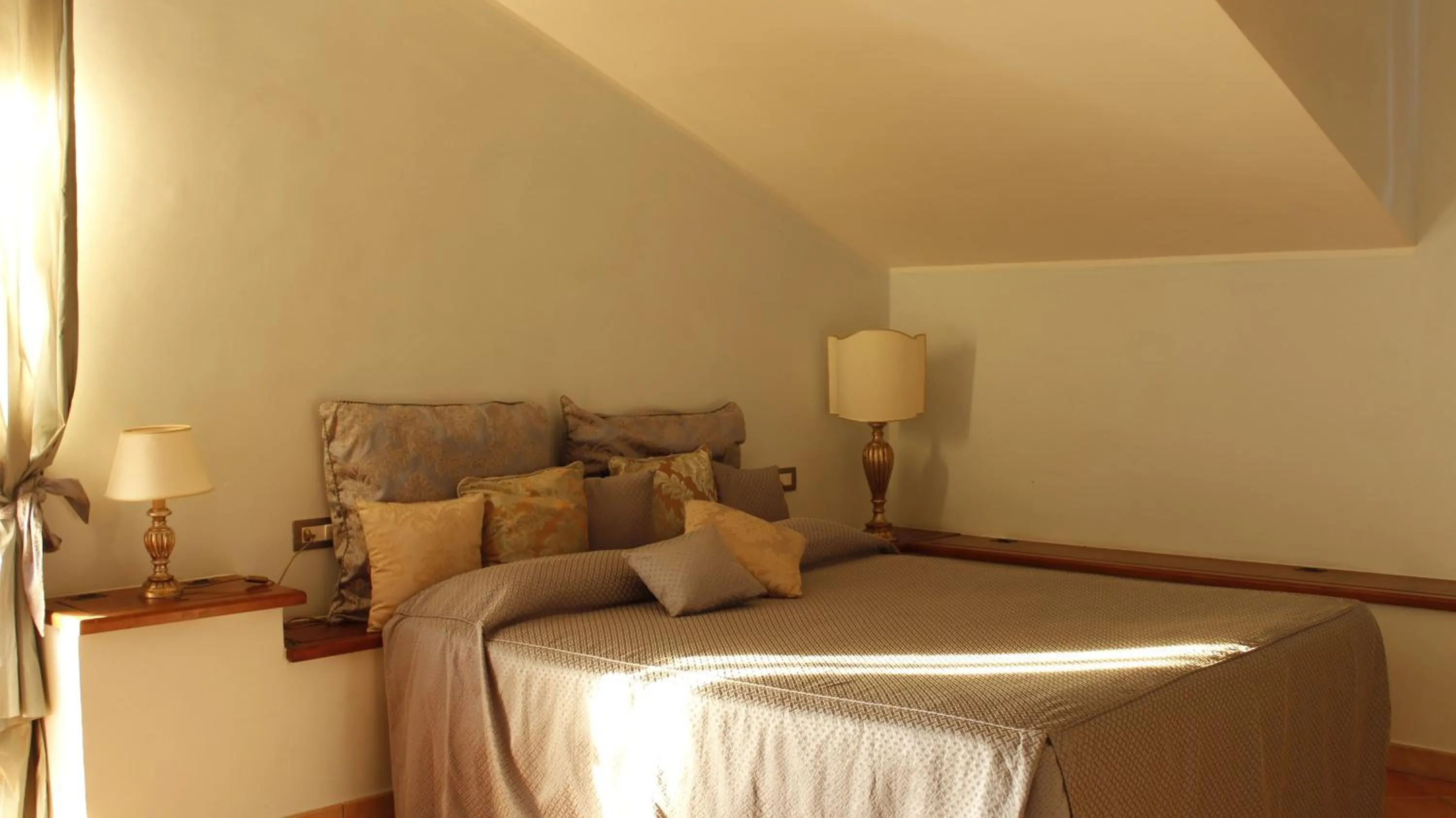 Bed in Residence Hotel La Commenda
