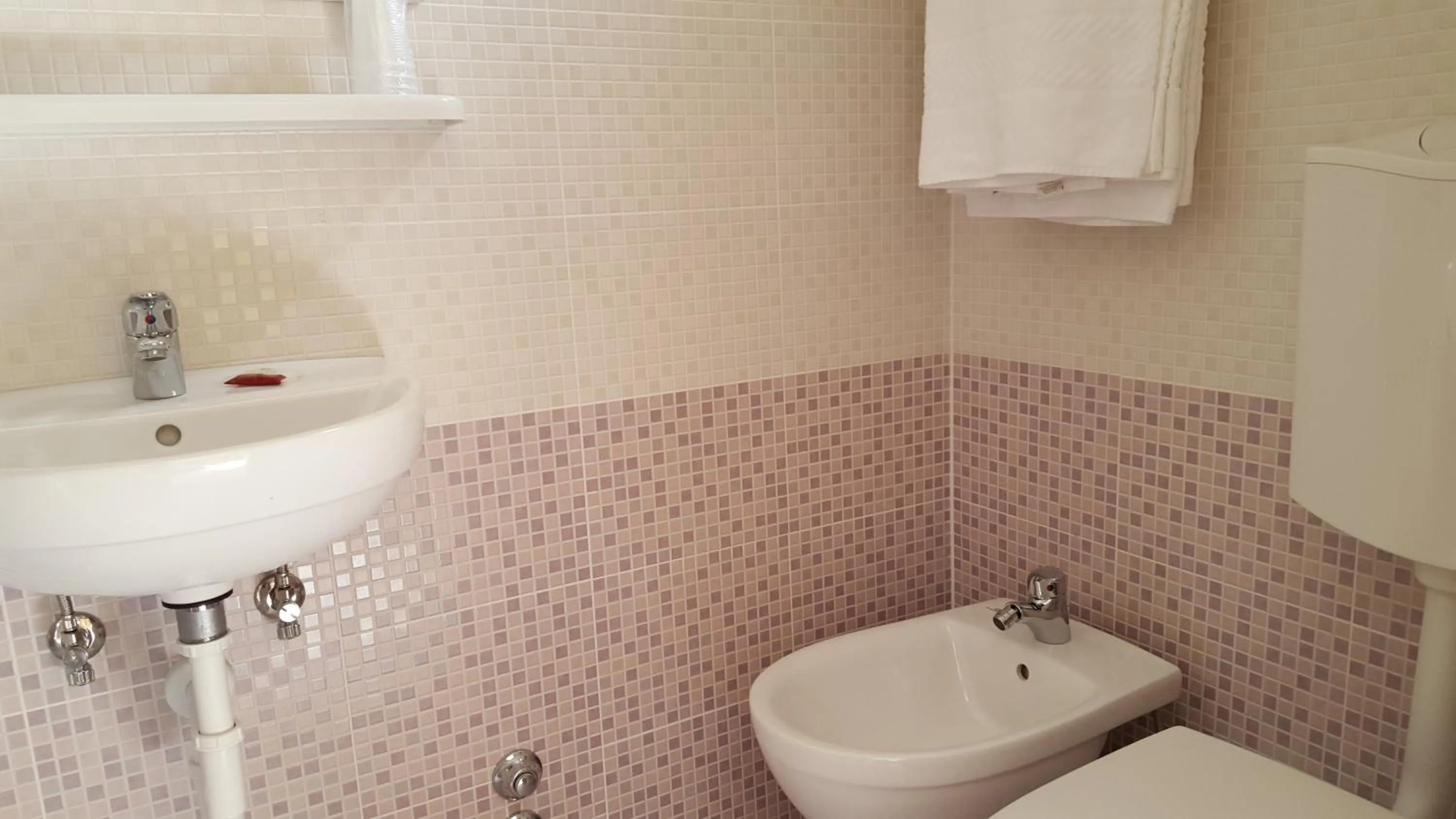 Bathroom in Hotel Canova