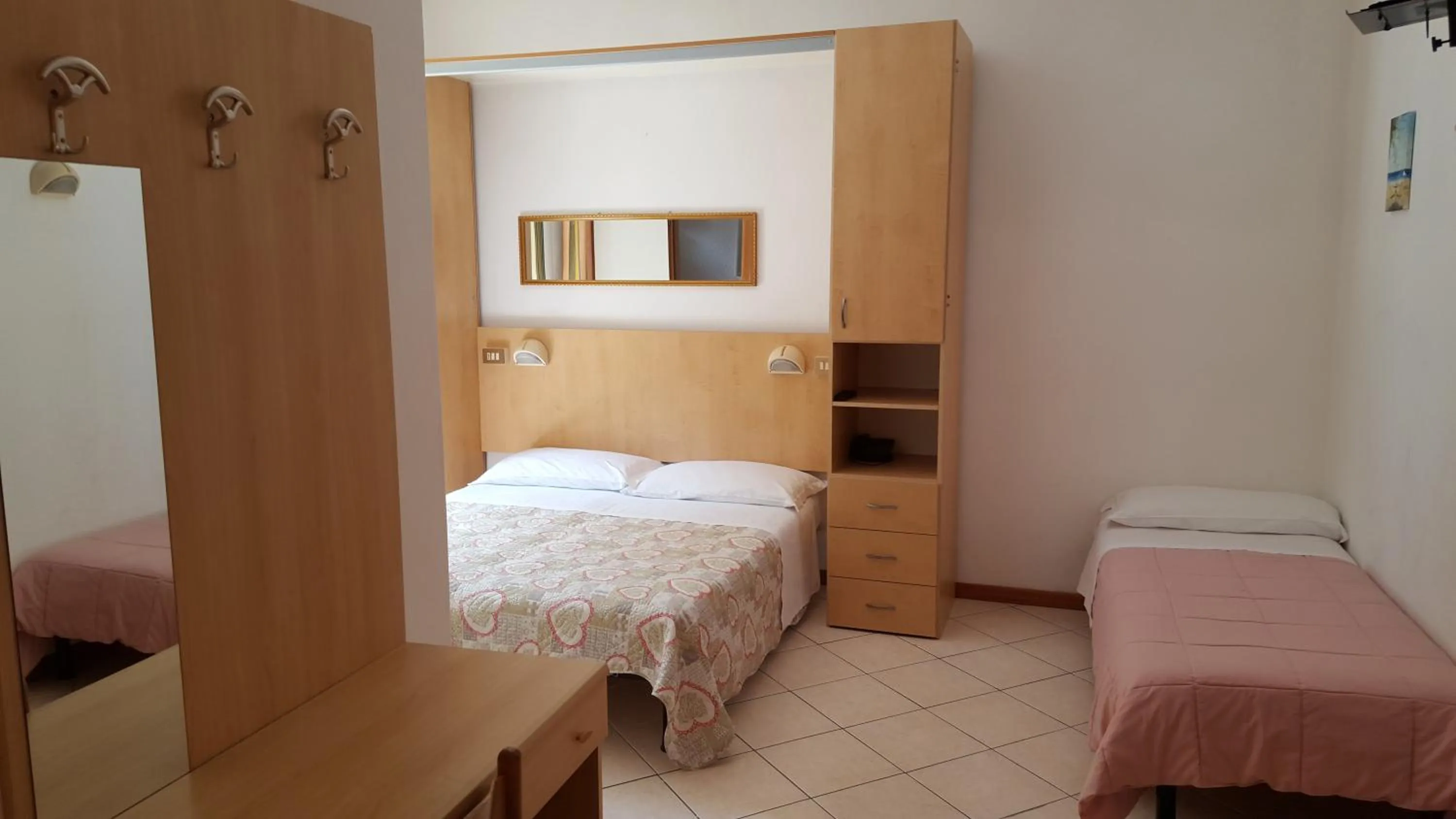 Photo of the whole room, Bed in Hotel Canova