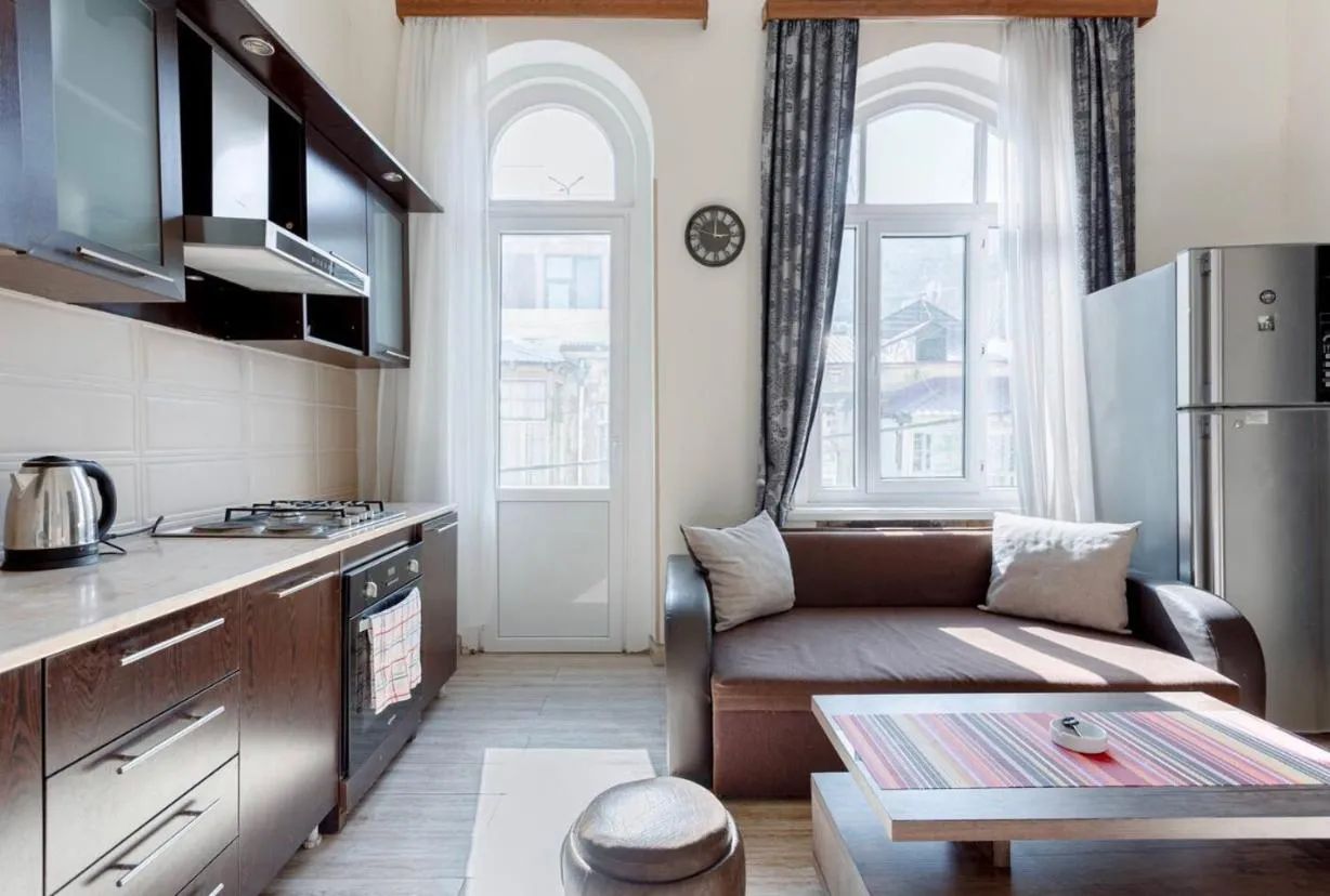 Central Location King Size Bed