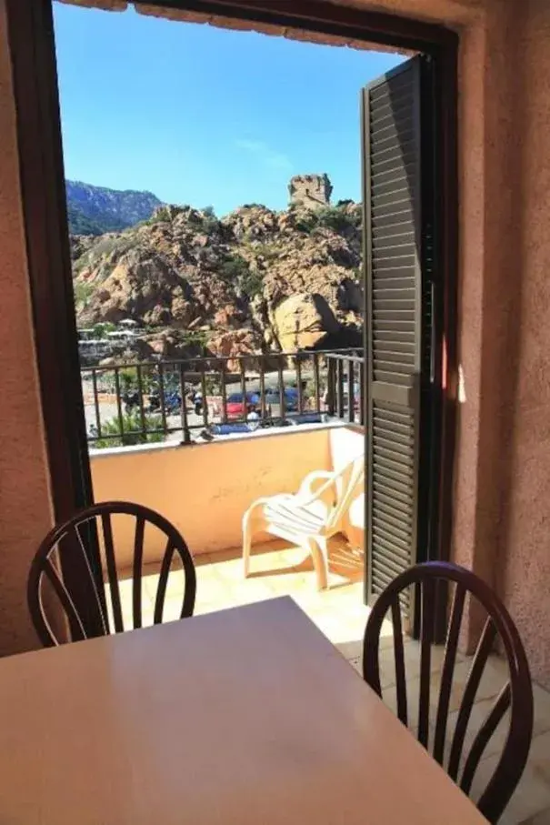 Sea View Double or Twin Room with Balcony in Hôtel & Résidence Le Subrini Sea View Double or Twin Room with Balcony in Hôtel & Résidence Le Subrini