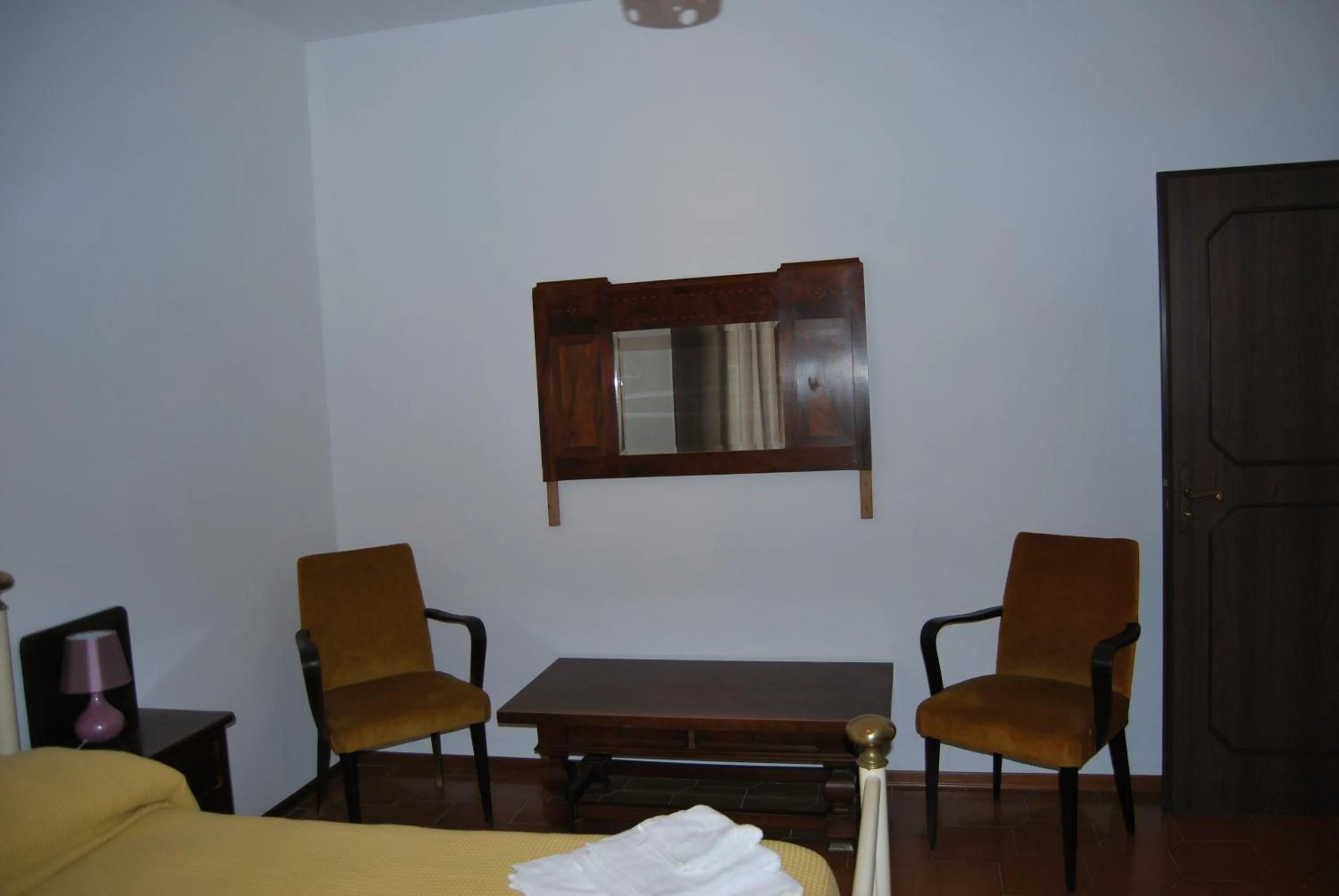 Photo of the whole room in sebante