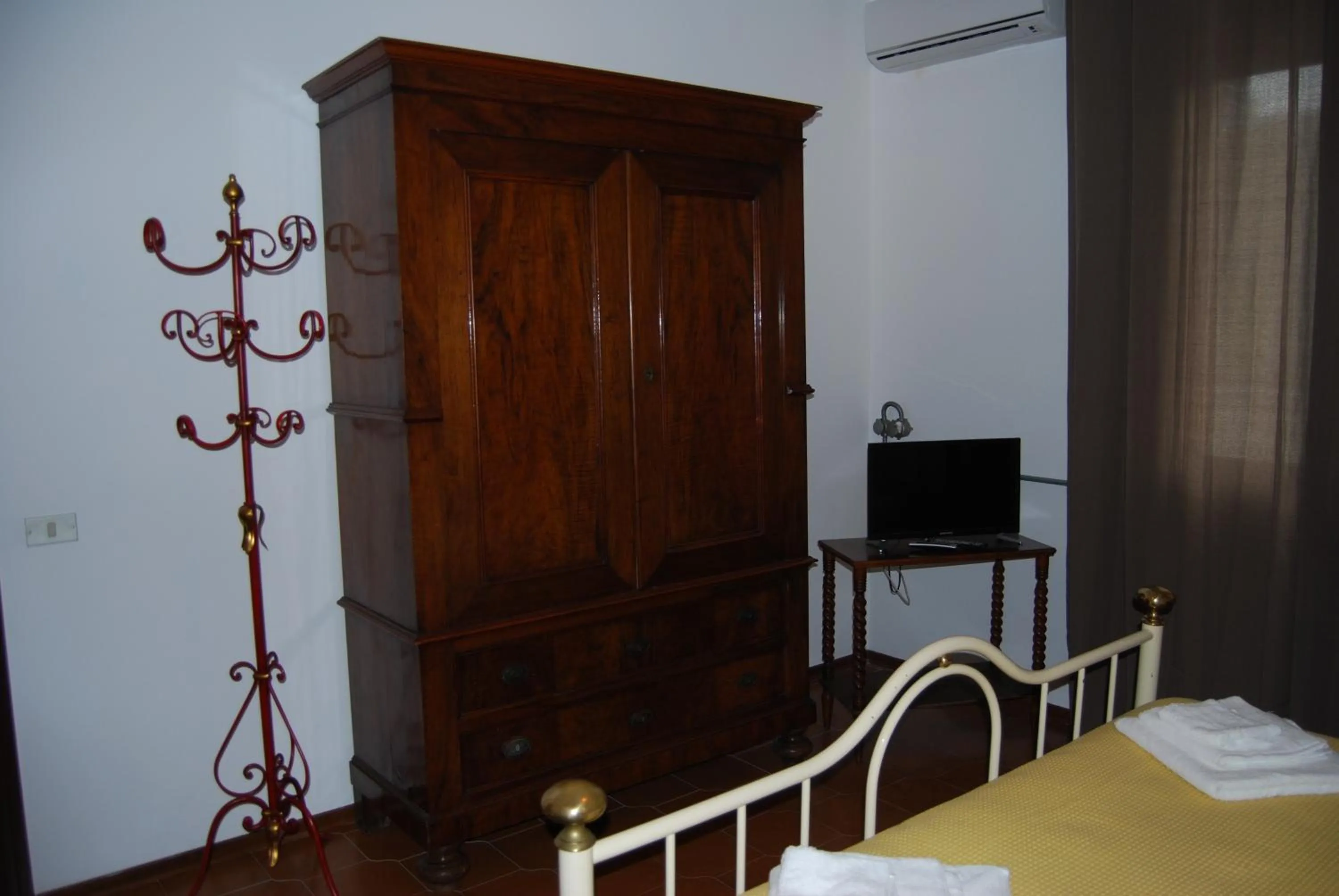 Photo of the whole room in sebante