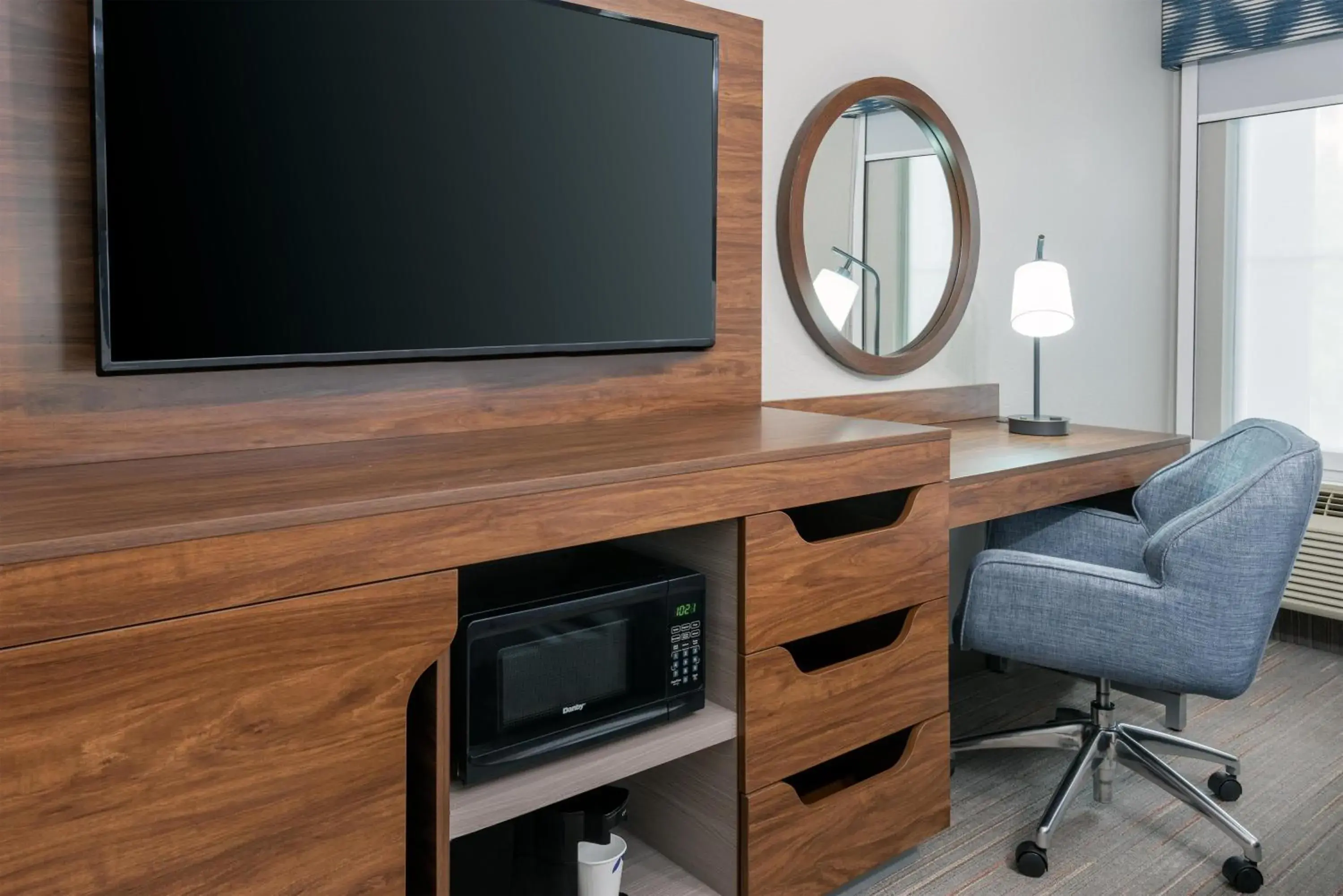 Bedroom in Hampton Inn & Suites Charlottesville at the University Bedroom in Hampton Inn & Suites Charlottesville at the University