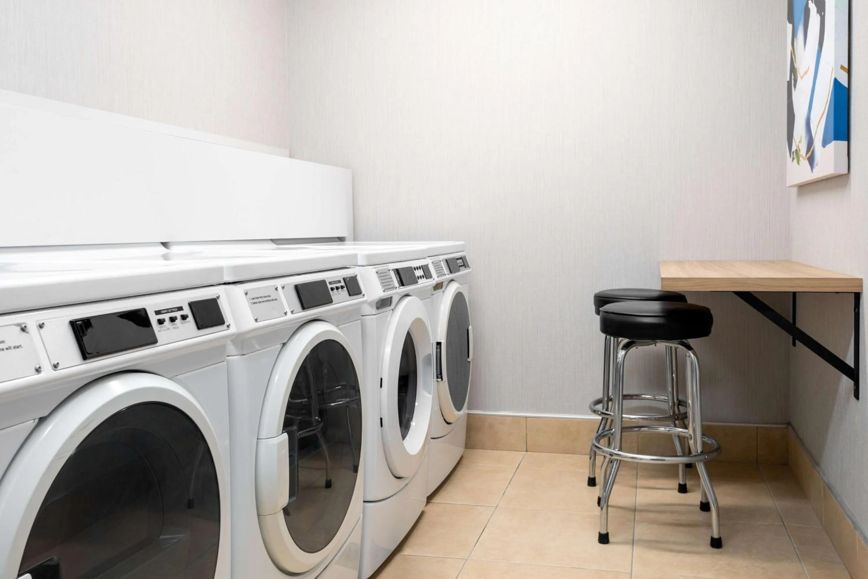 laundry in Hampton Inn & Suites Charlottesville at the University