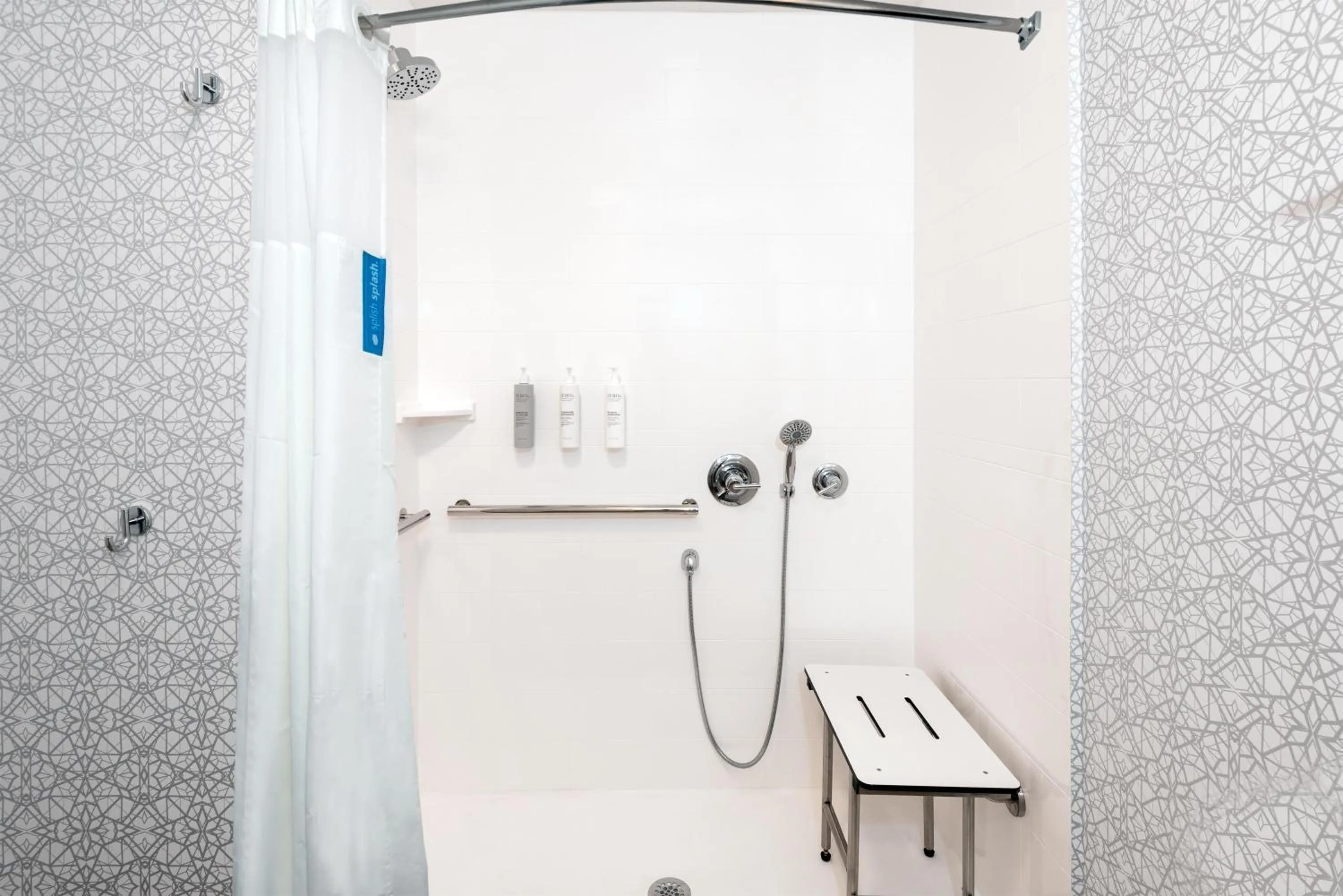 Bathroom in Hampton Inn & Suites Charlottesville at the University