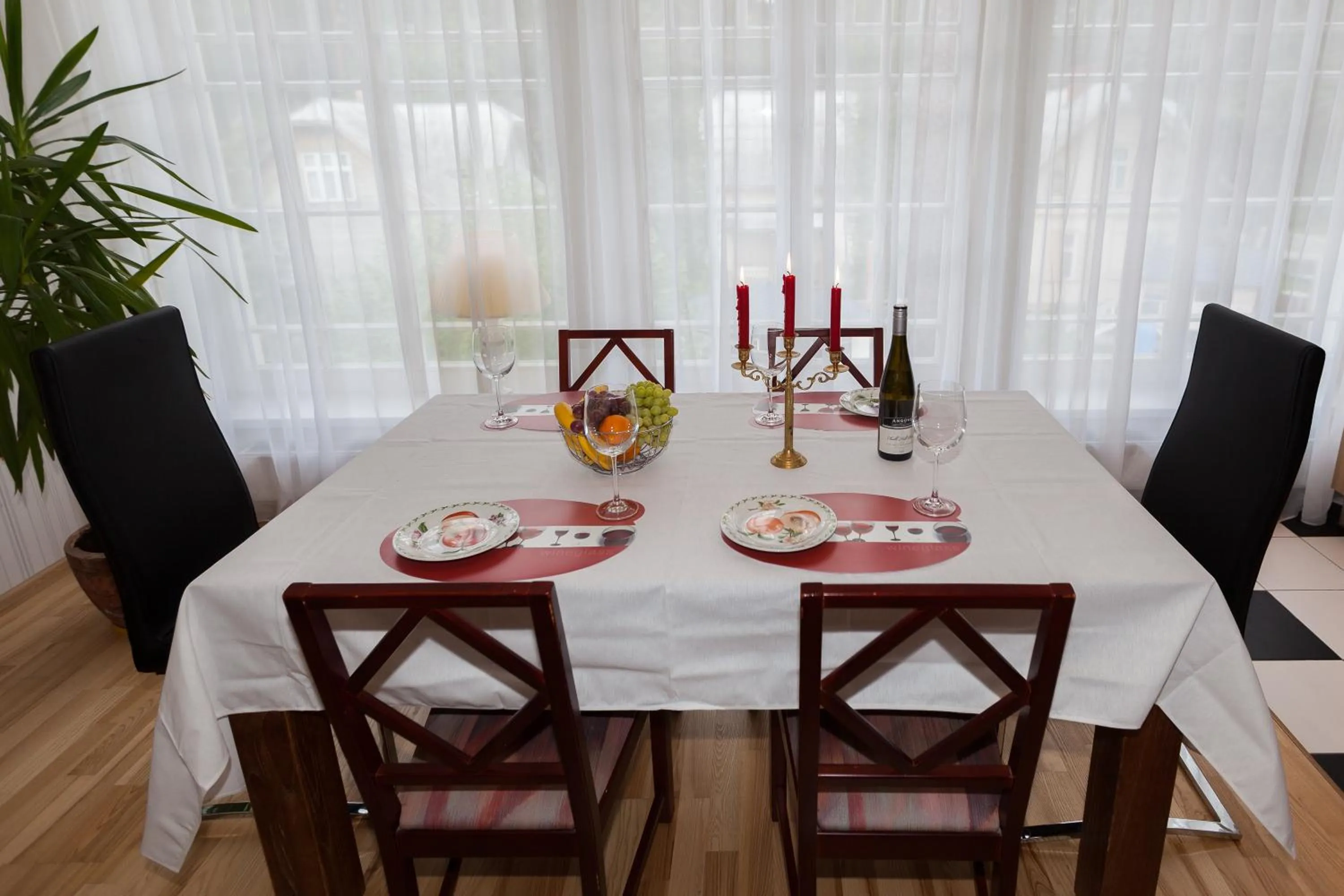 Dining area in Amber Coast & Sea