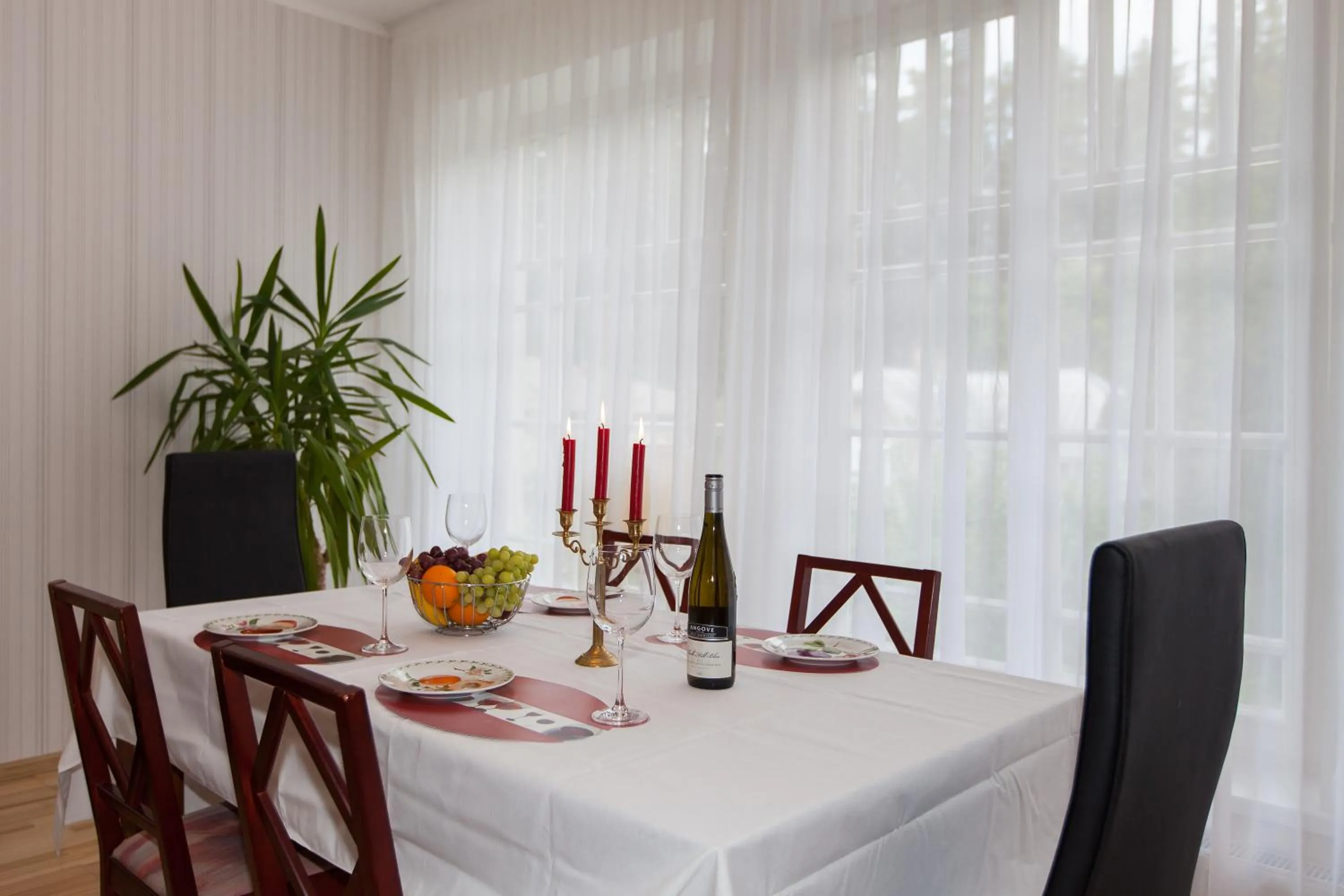 Dining area in Amber Coast & Sea
