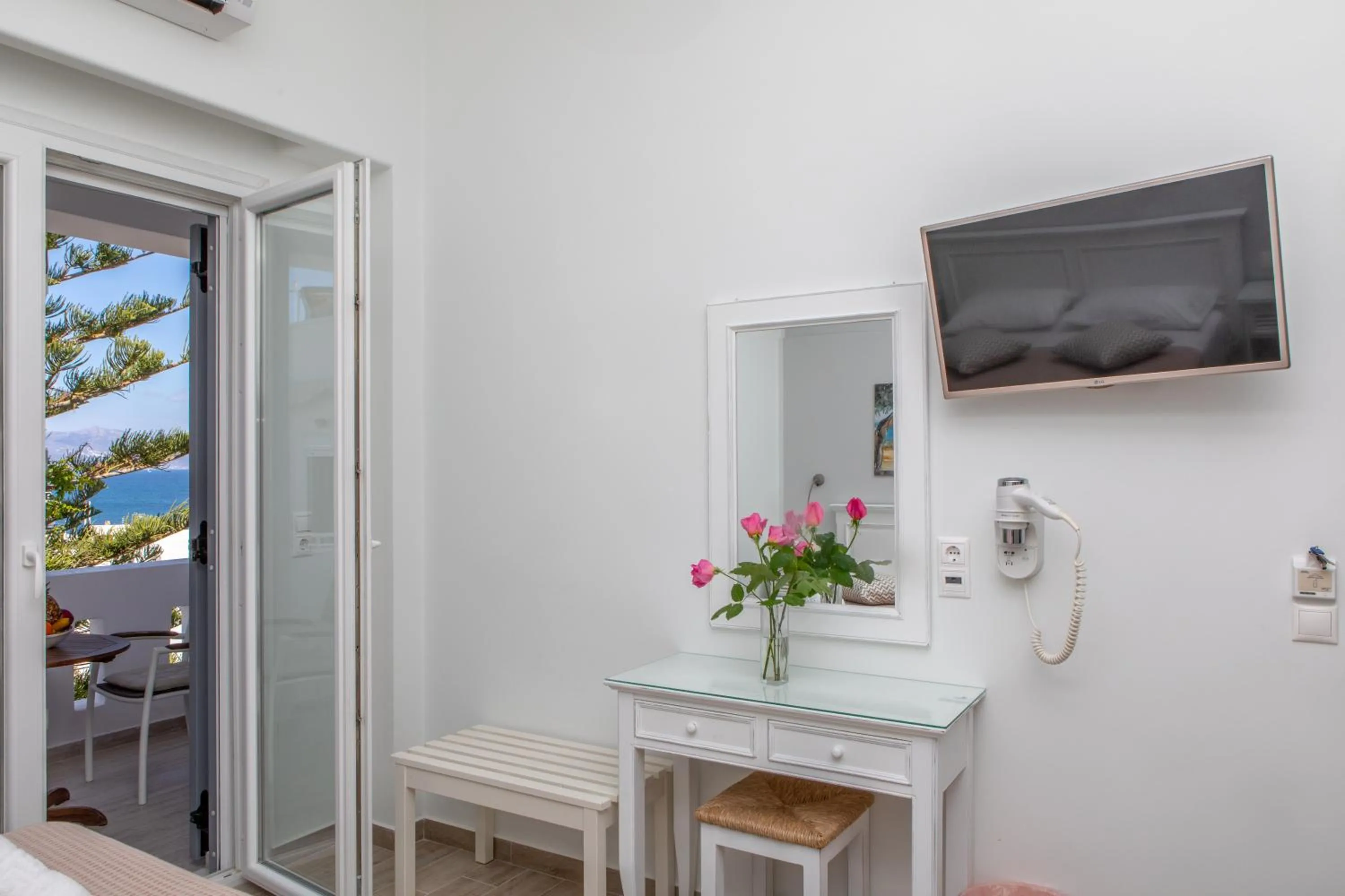 Naxos Illusion Nikos Verikokos