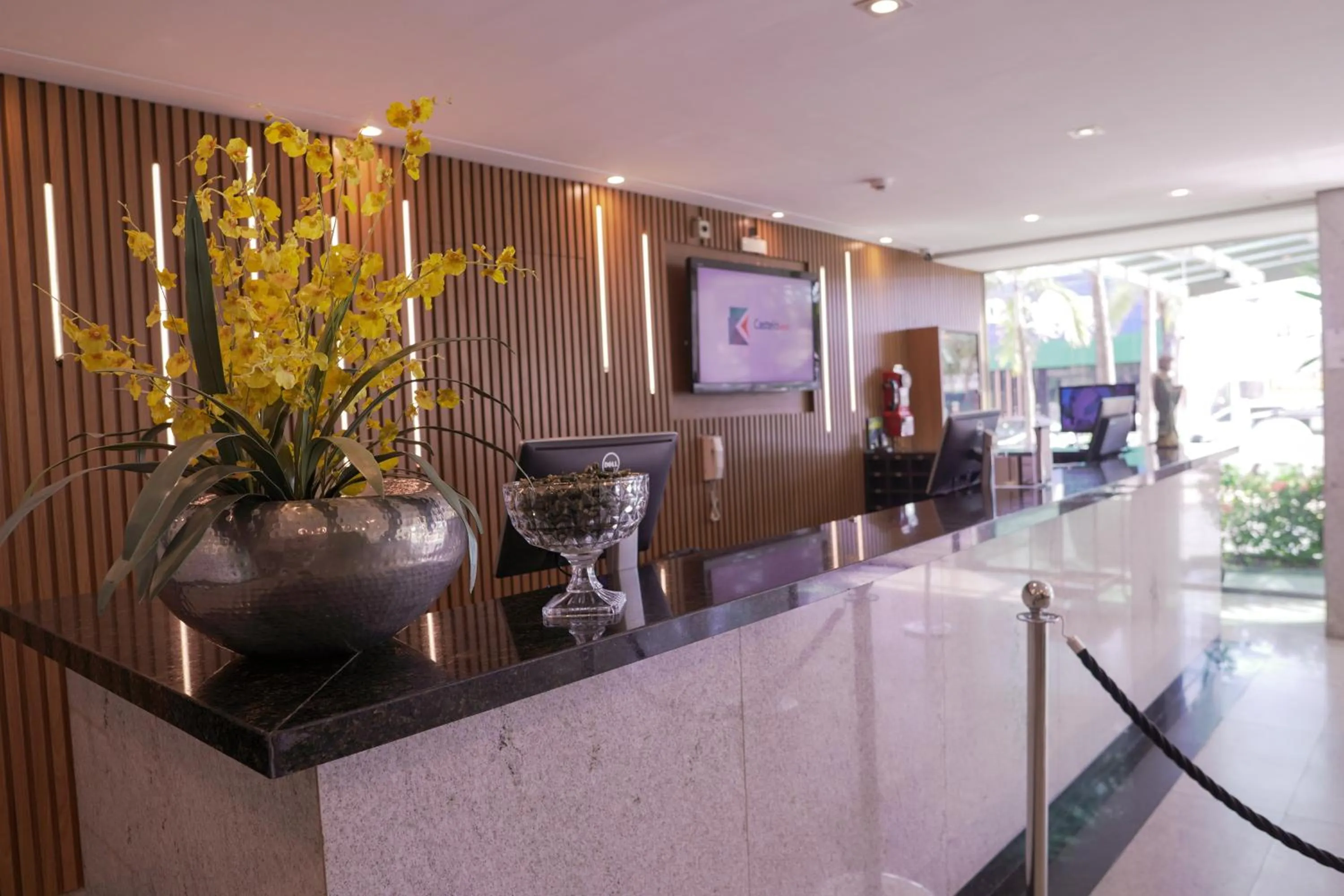 Lobby or reception in Castelo Inn Hotel