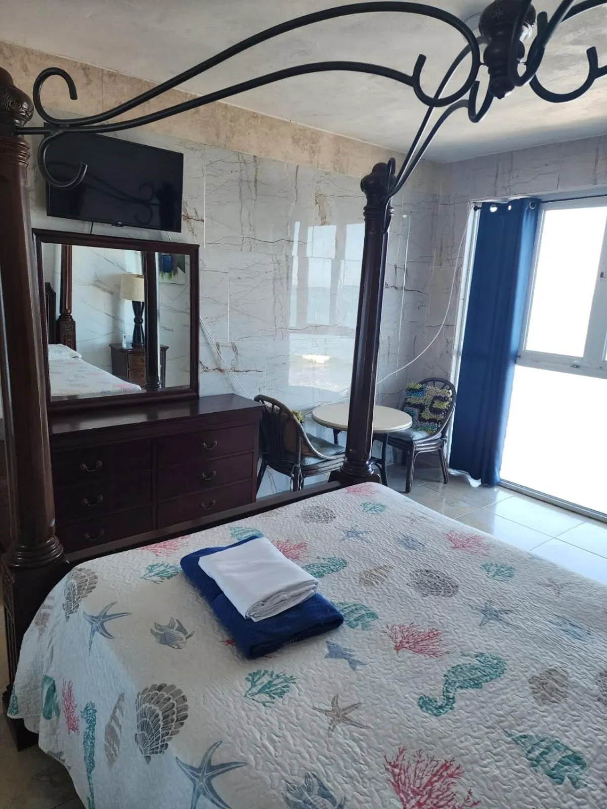 Bed in Hotel Colombus