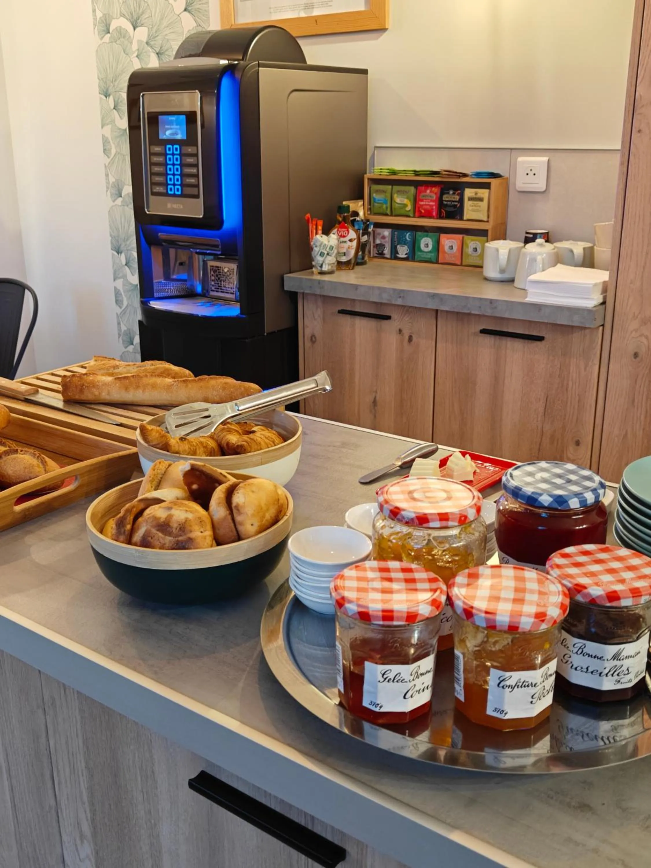 Breakfast in Hôtel Océan Dinan