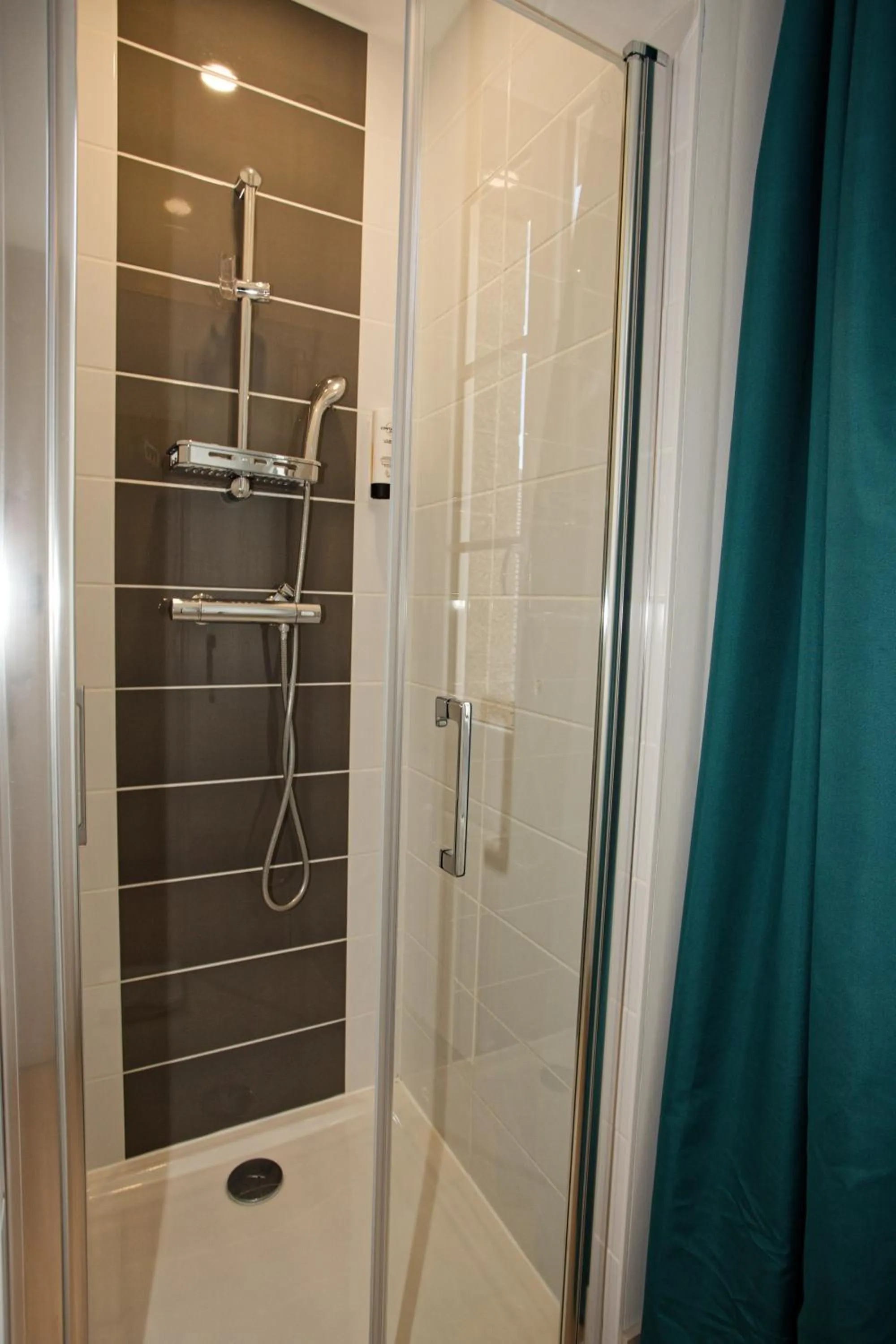 Bathroom in Hôtel Océan Dinan