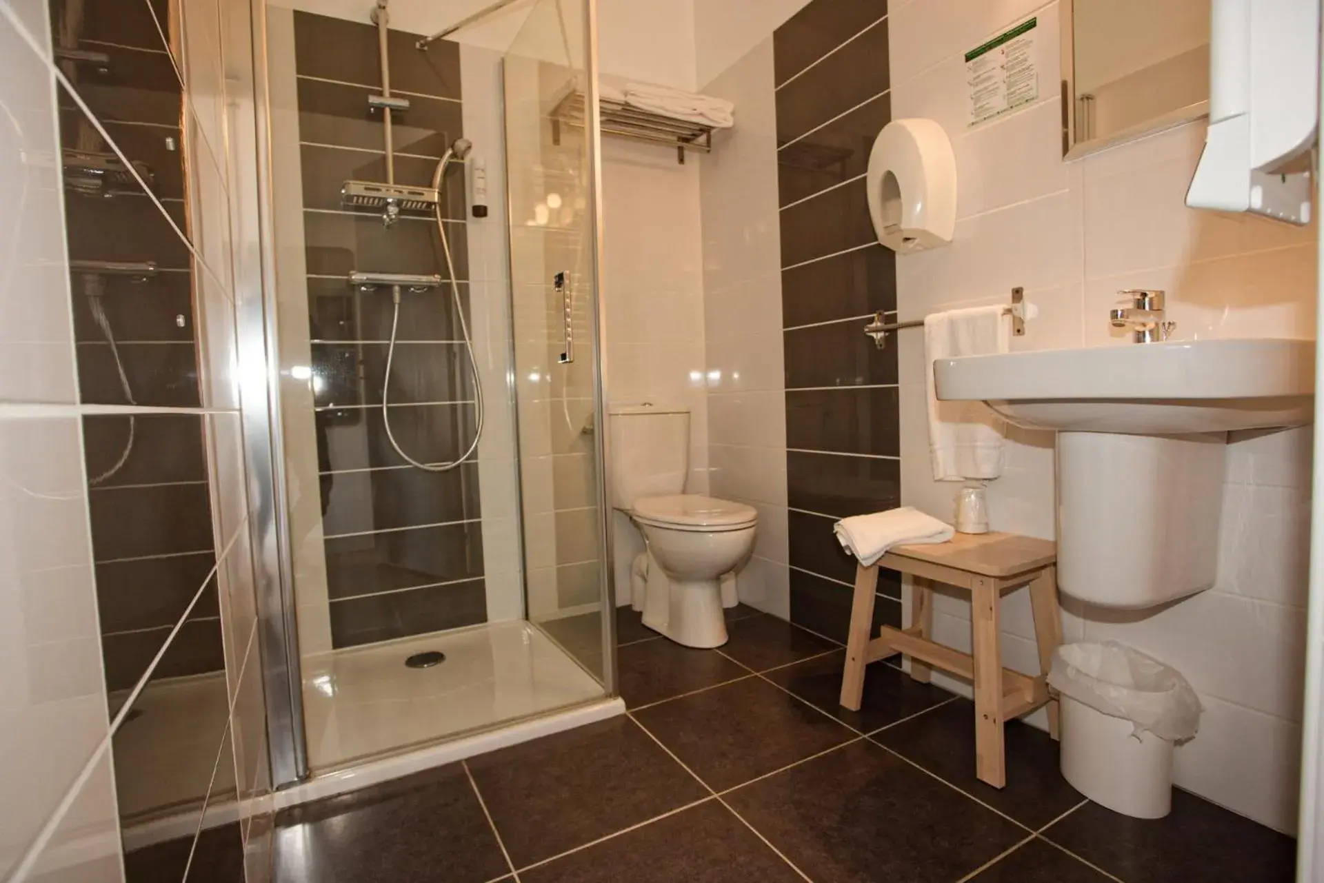 Twin Room in Hôtel Océan Dinan Twin Room in Hôtel Océan Dinan