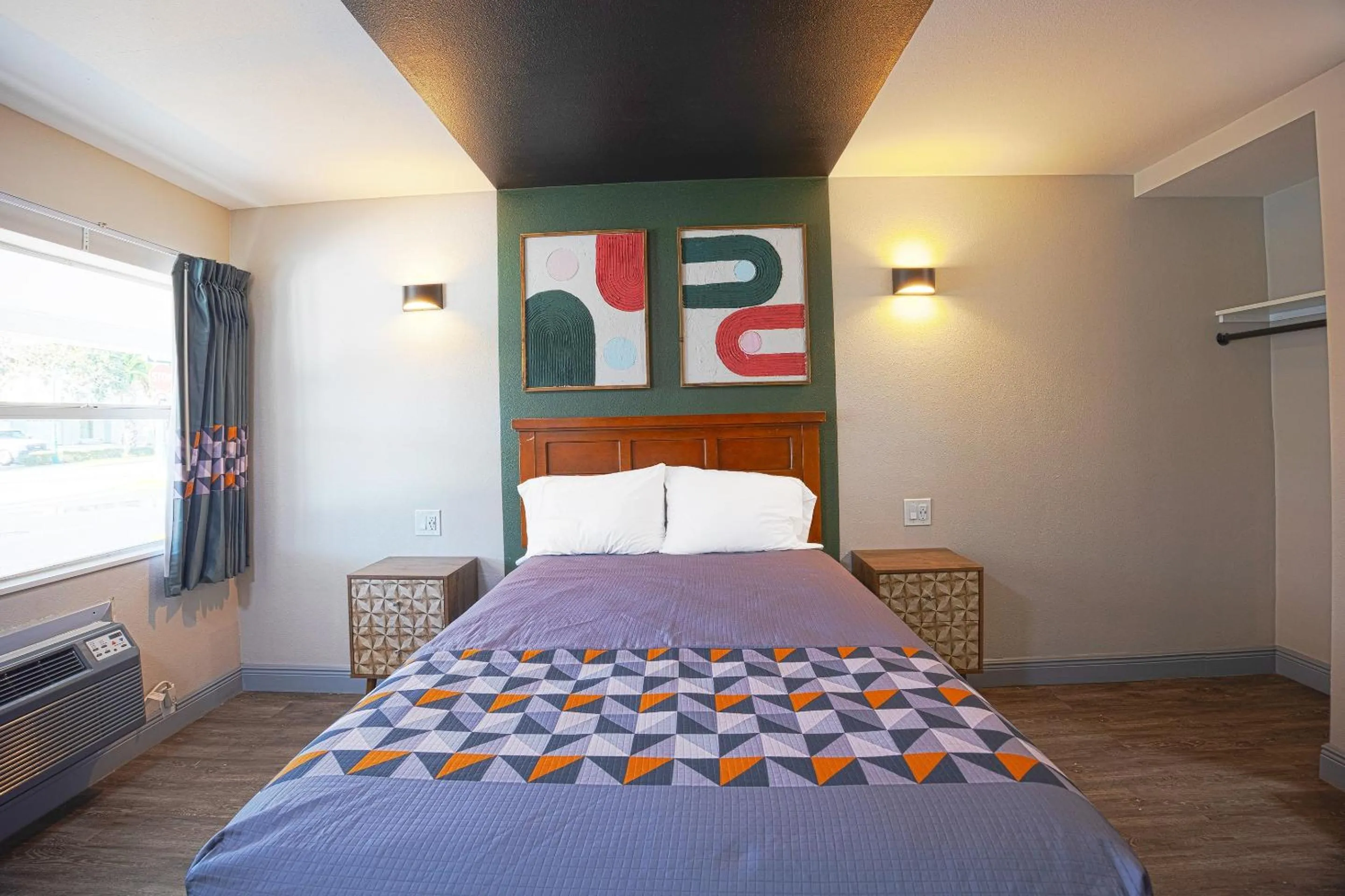 Bedroom, Bed in Sunrise Inn by OYO Titusville FL