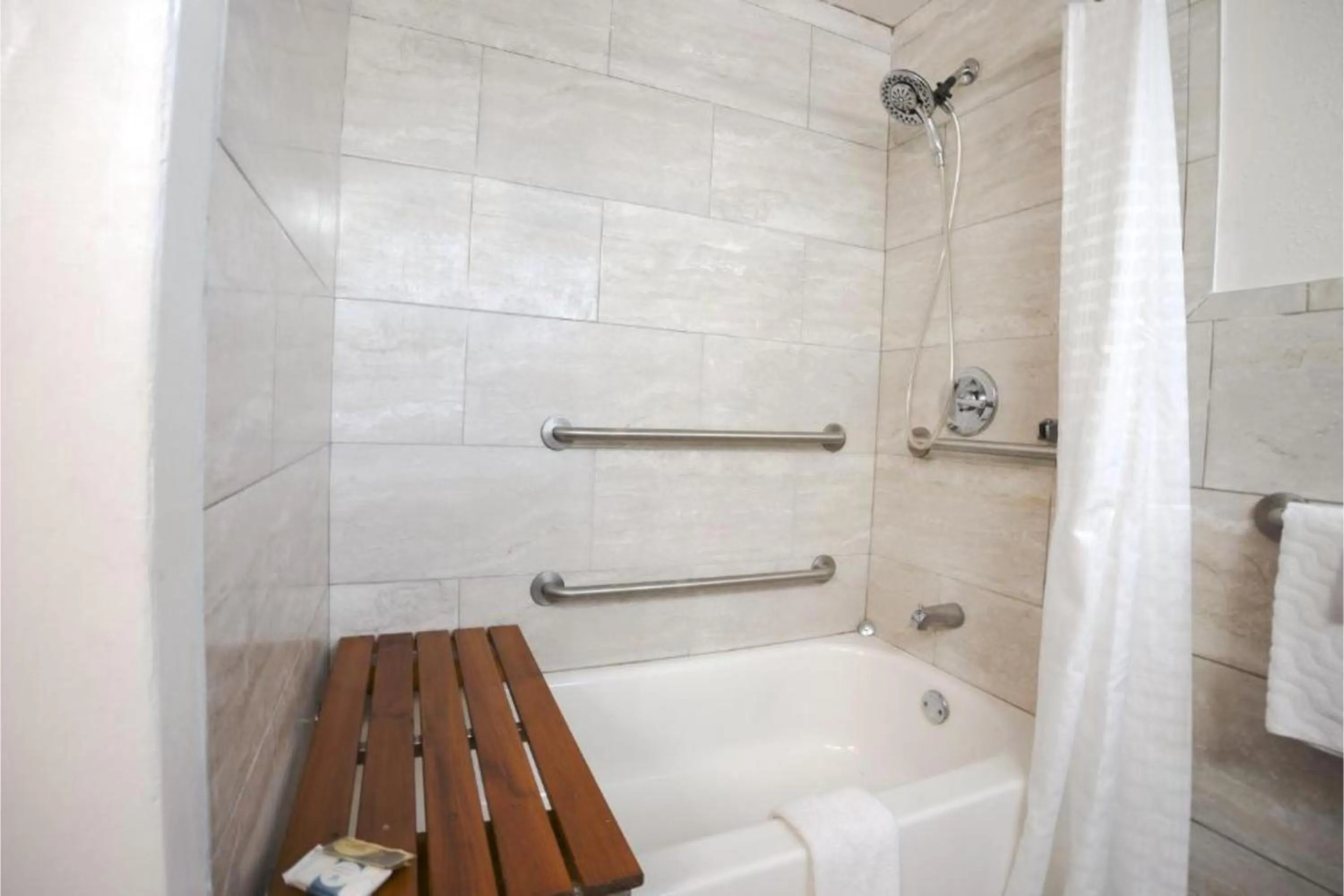 Bathroom in Sunrise Inn by OYO Titusville FL