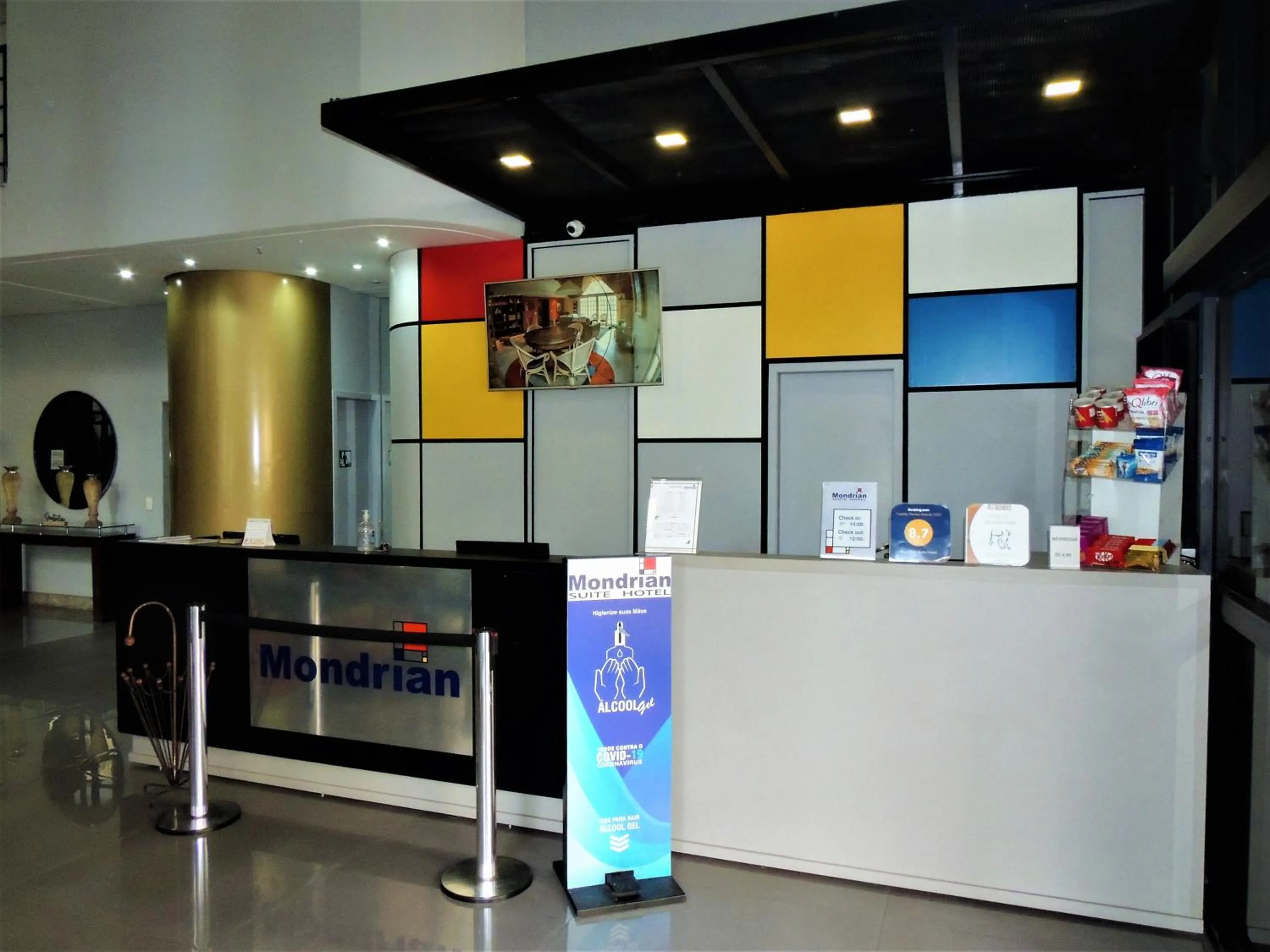 Lobby or reception in Mondrian Suite Hotel