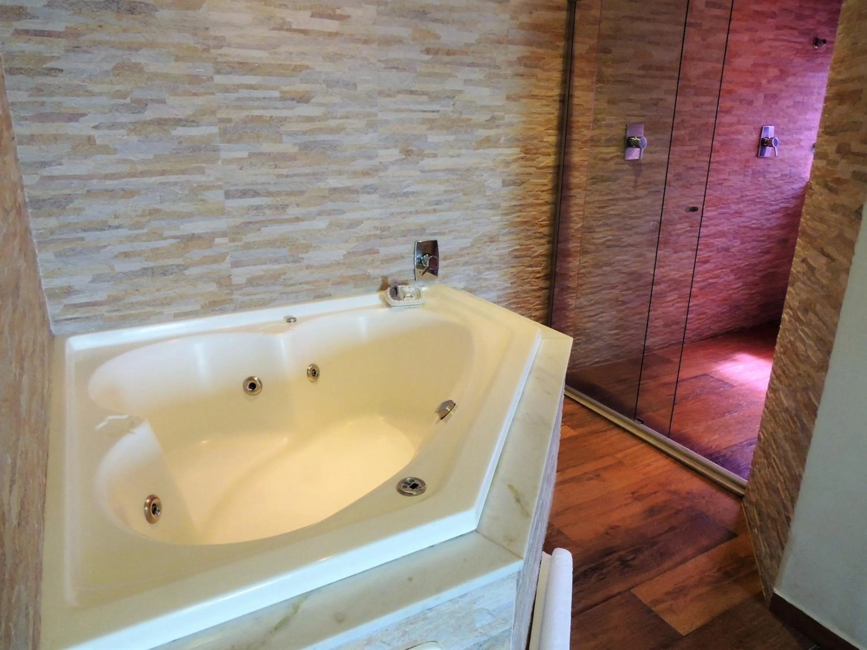 Sauna in Mondrian Suite Hotel