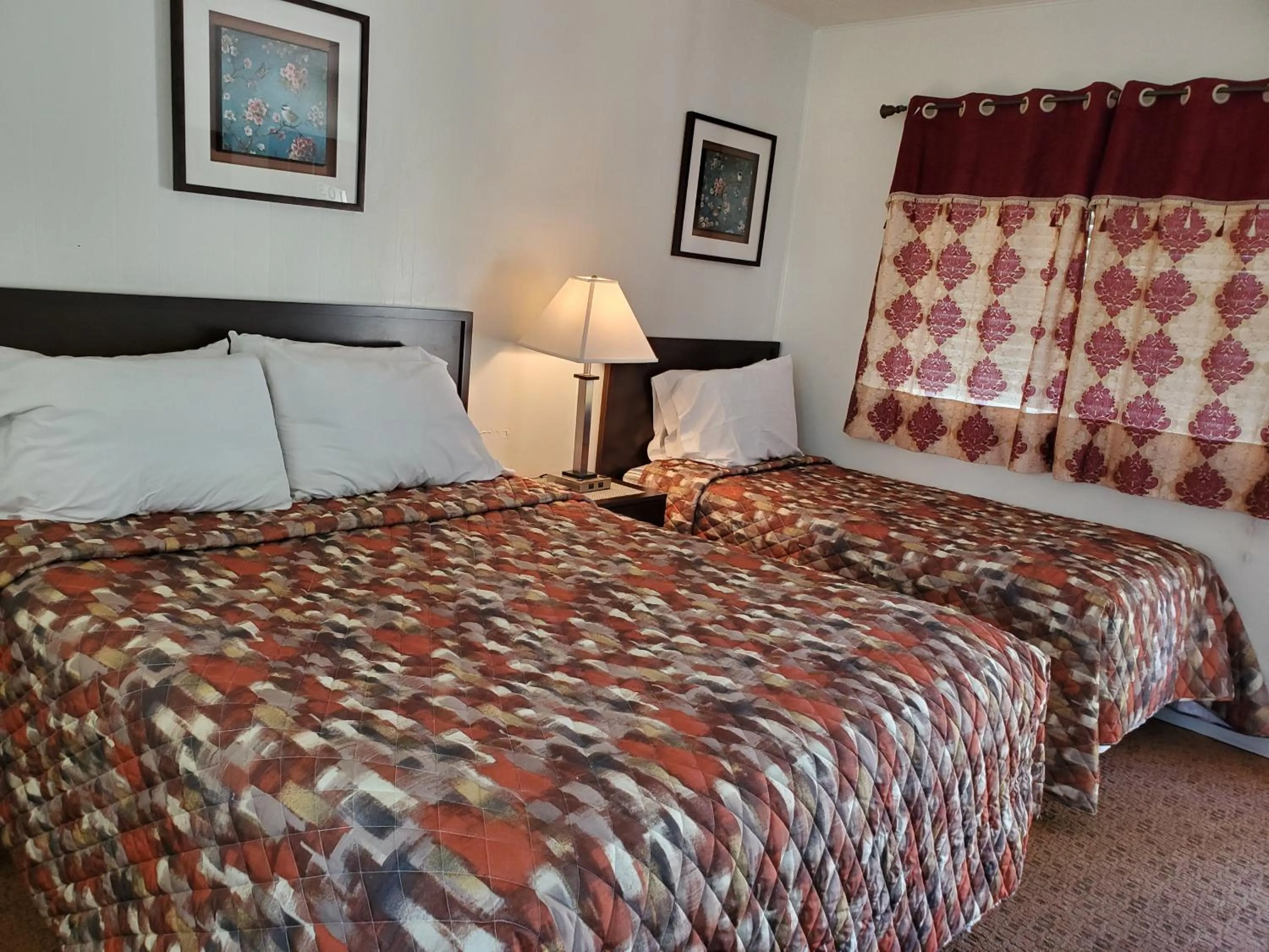 Bed in Sonoma Lodge