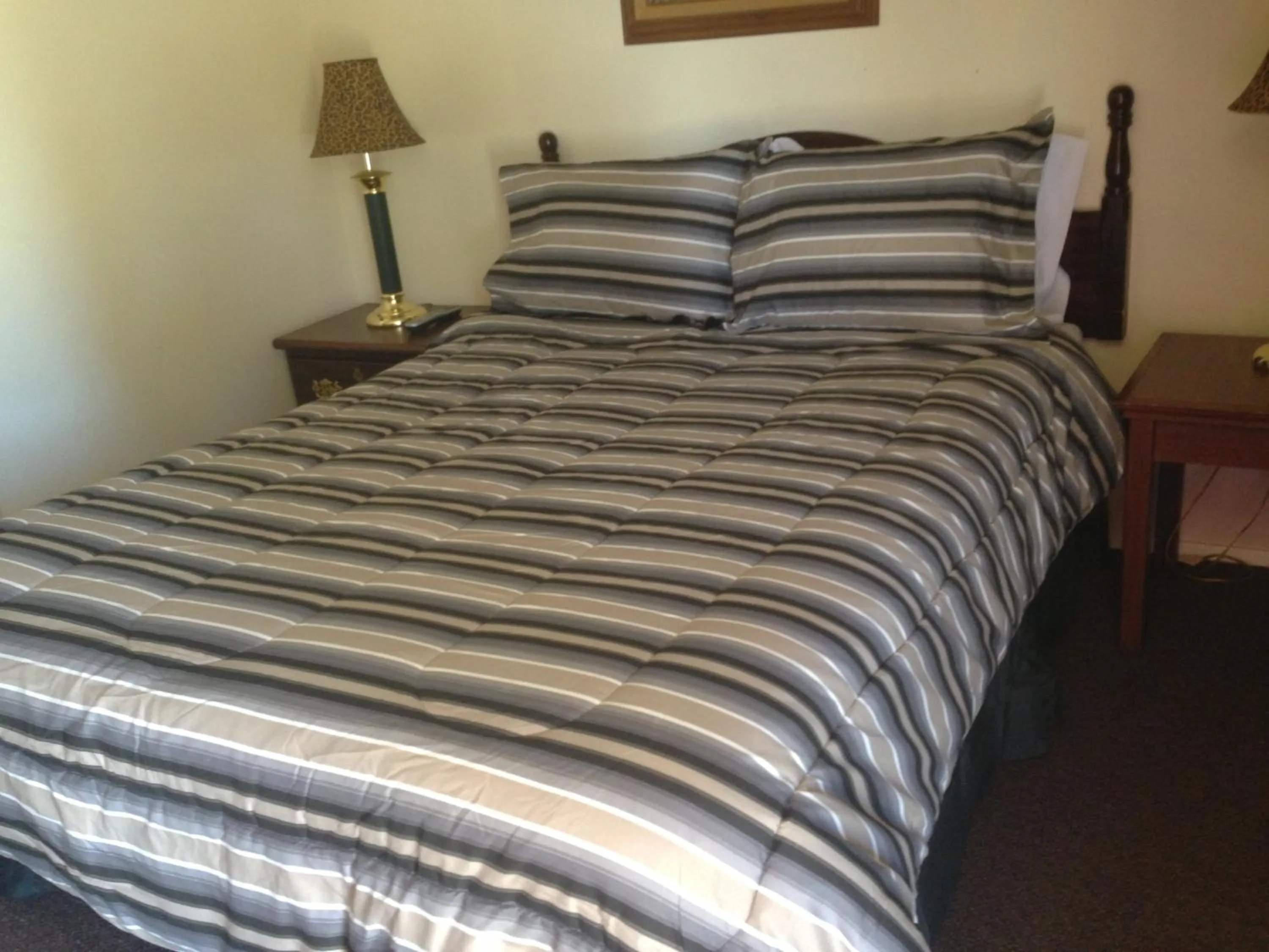 Bed in Sonoma Lodge
