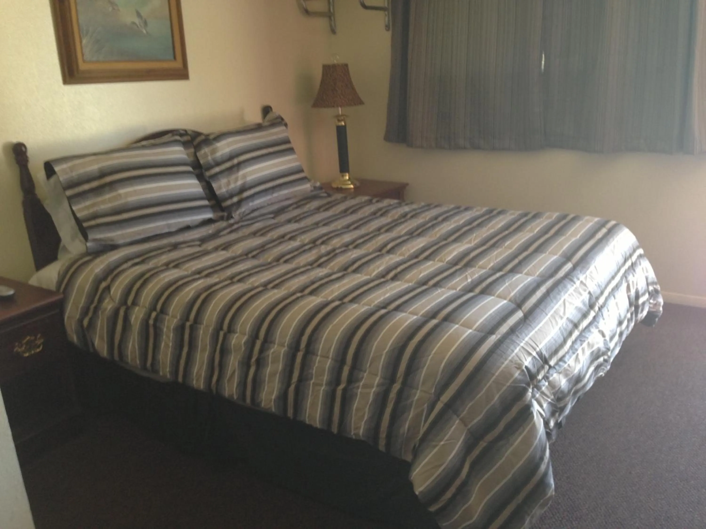 Bed in Sonoma Lodge
