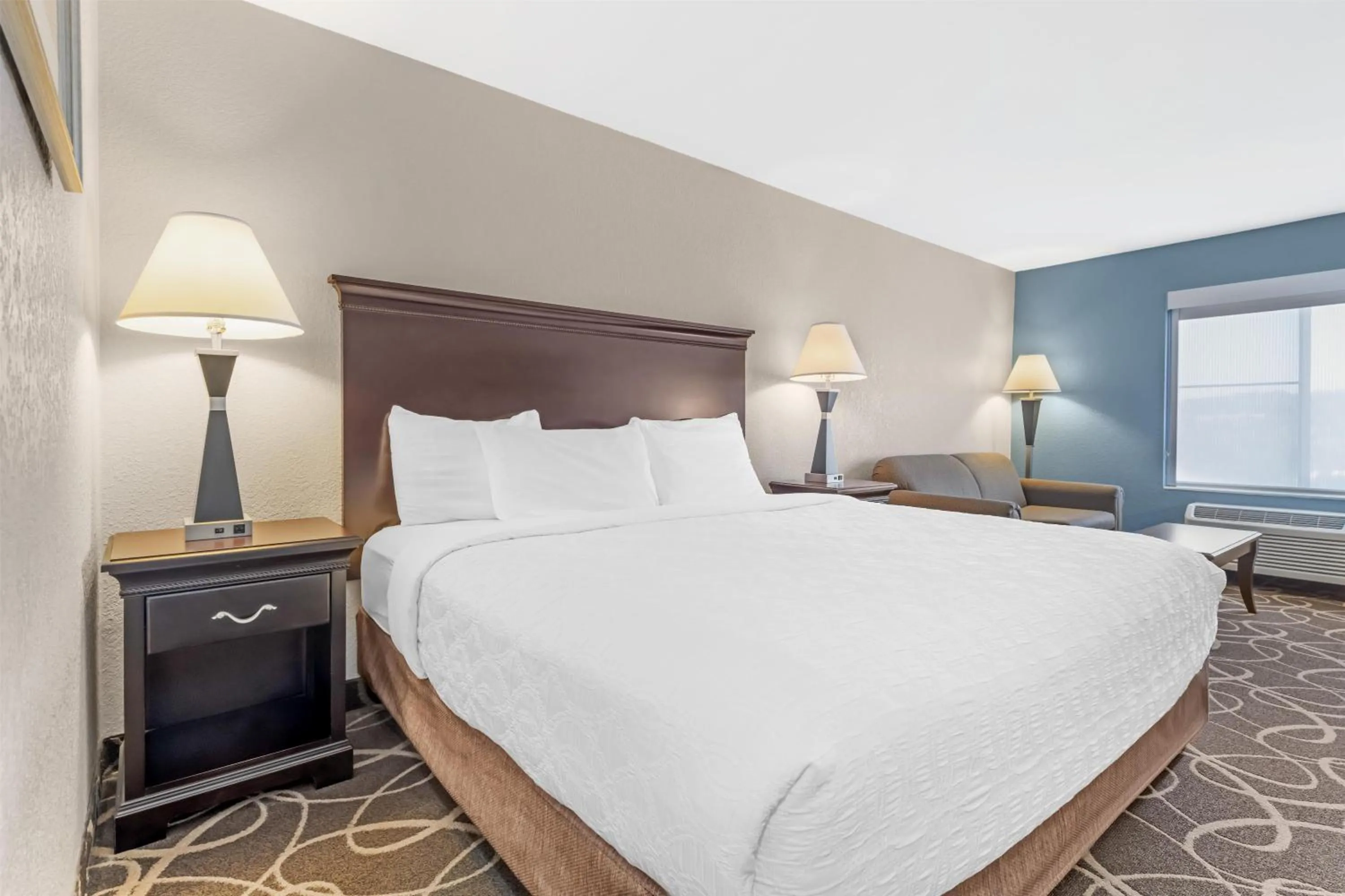 Bedroom, Bed in Best Western Plus Eau Claire Conference Center