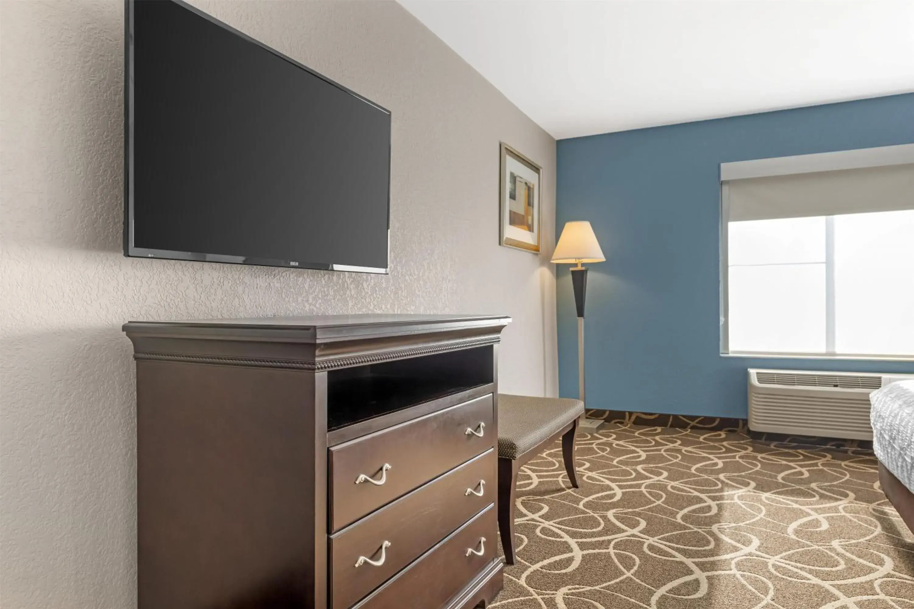 Bedroom, Bed in Best Western Plus Eau Claire Conference Center Bedroom, Bed in Best Western Plus Eau Claire Conference Center