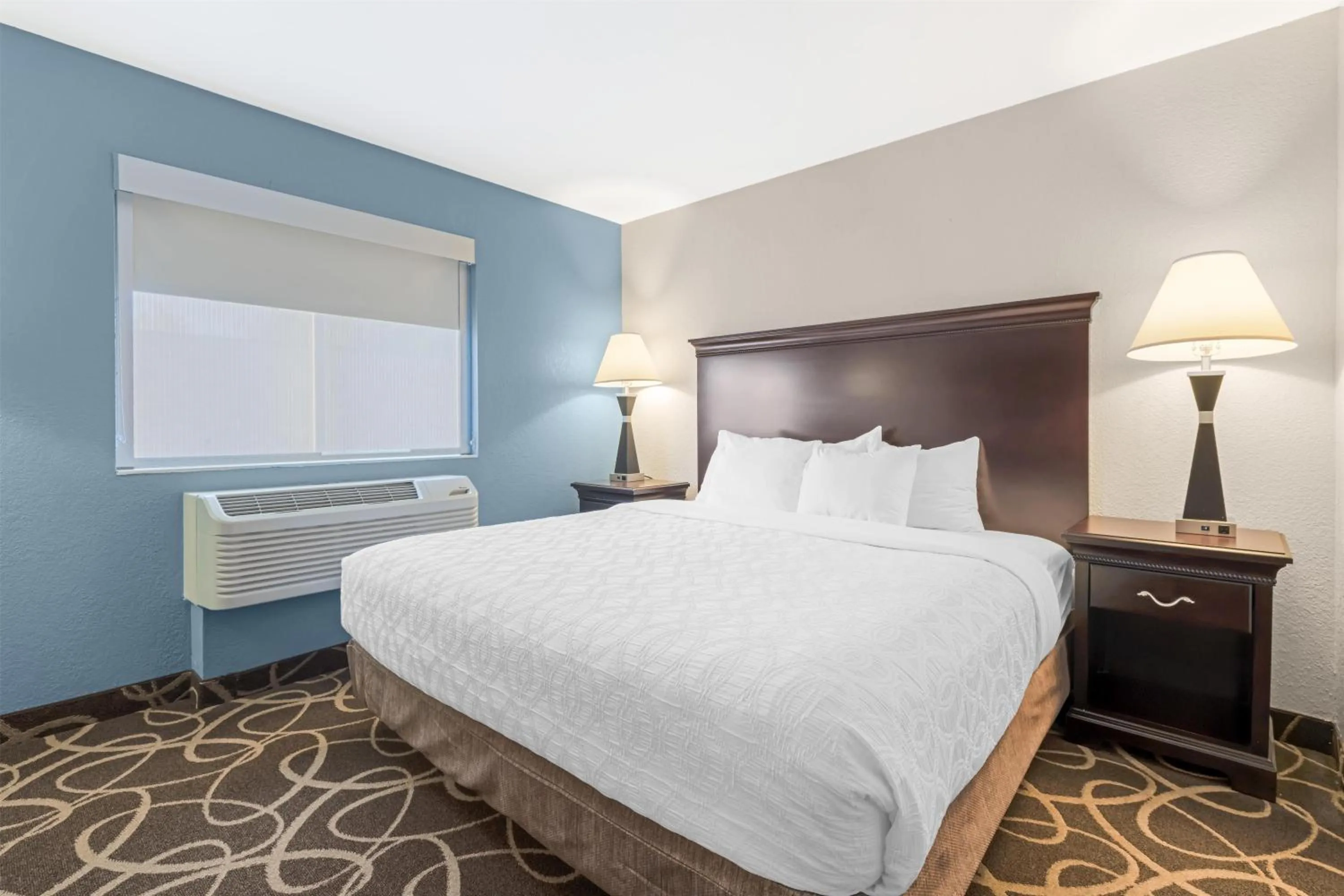 Bedroom, Bed in Best Western Plus Eau Claire Conference Center