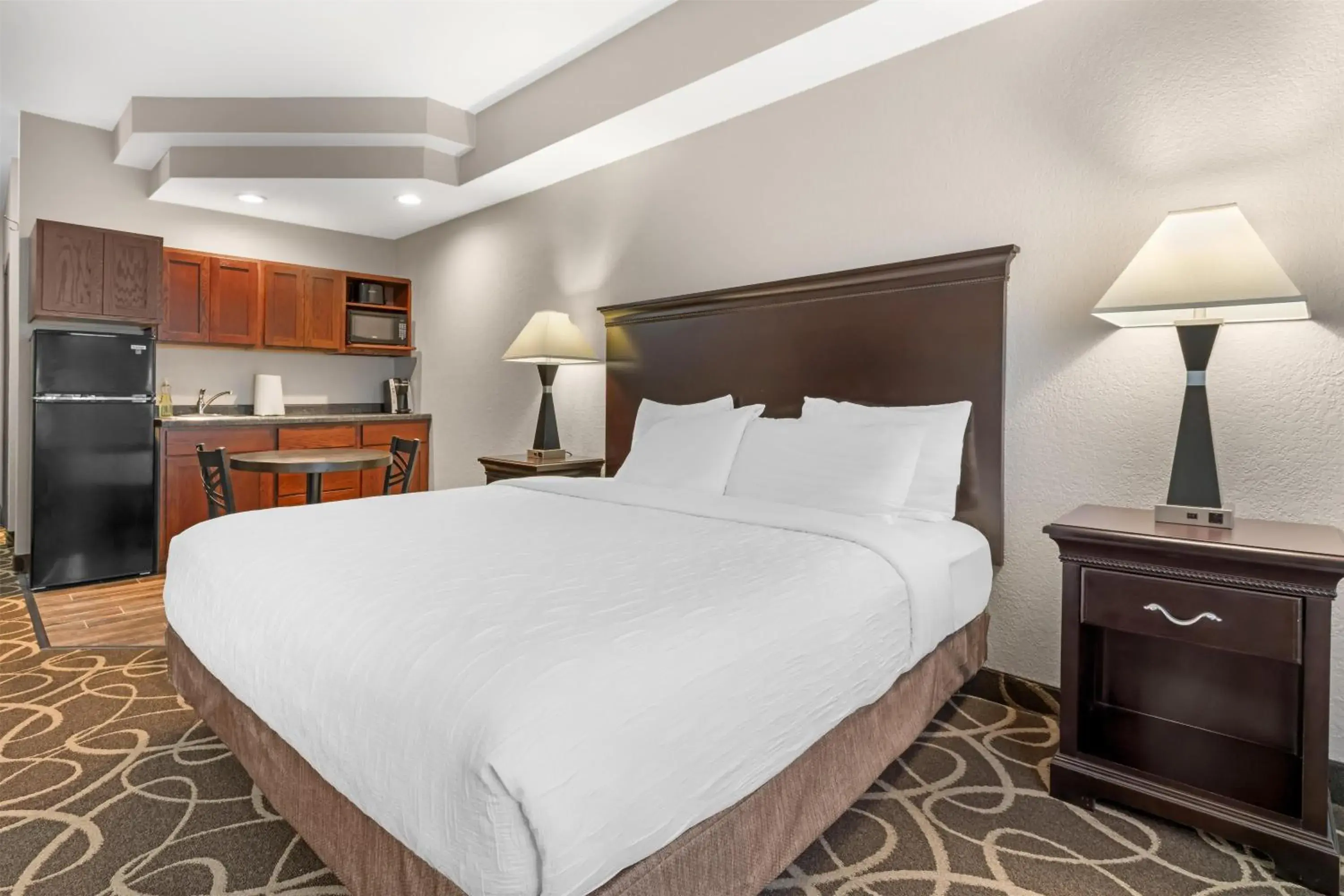 Bedroom, Bed in Best Western Plus Eau Claire Conference Center Bedroom, Bed in Best Western Plus Eau Claire Conference Center