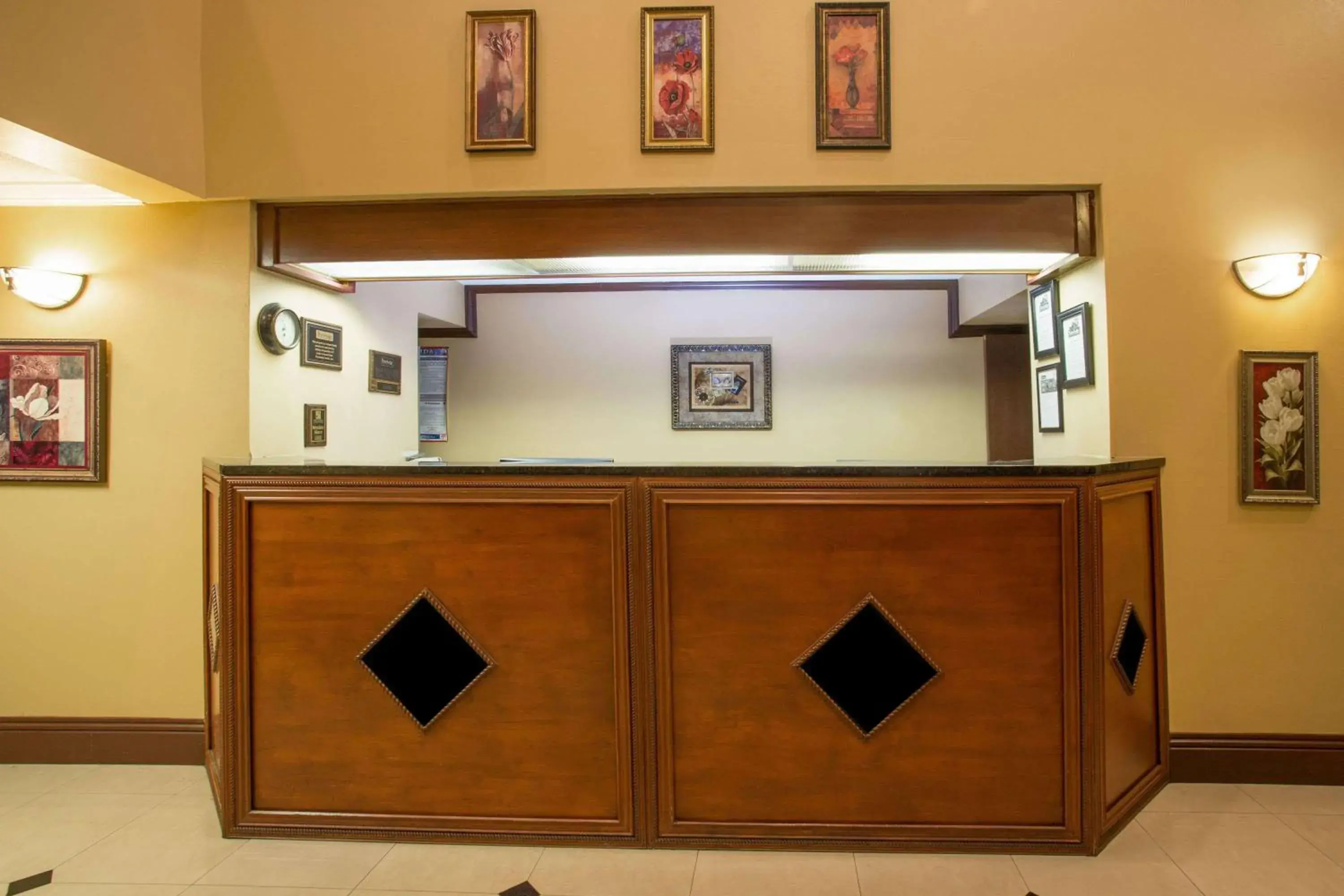 Lobby or reception in Travelodge by Wyndham Fort Myers Airport Lobby or reception in Travelodge by Wyndham Fort Myers Airport